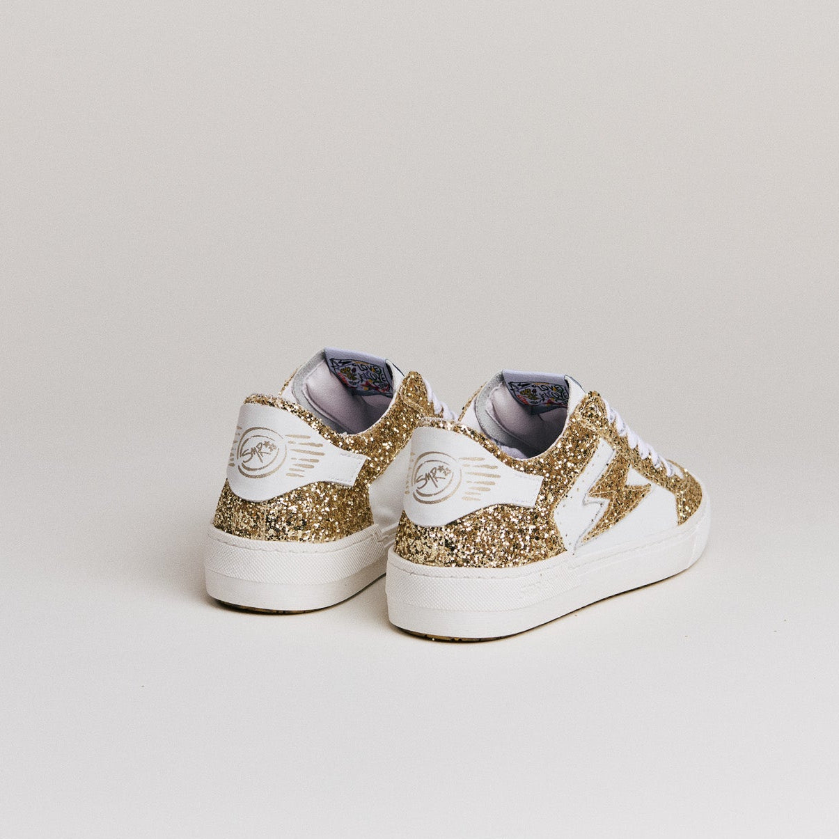 SMR Noubar D440 baskets cuir blanc et or