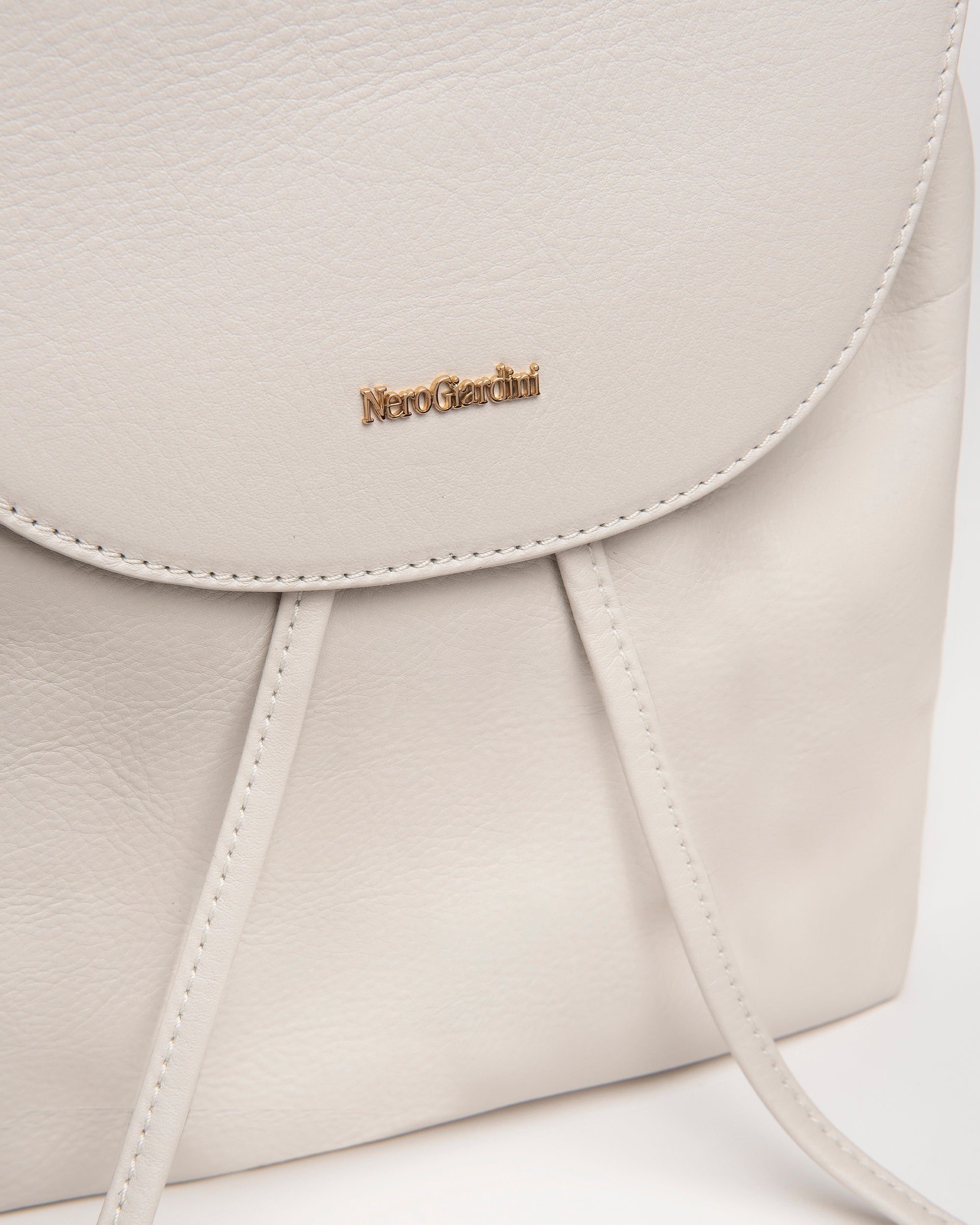 NeroGiardini Sacs Sac à dos Femme cuir made in Italy