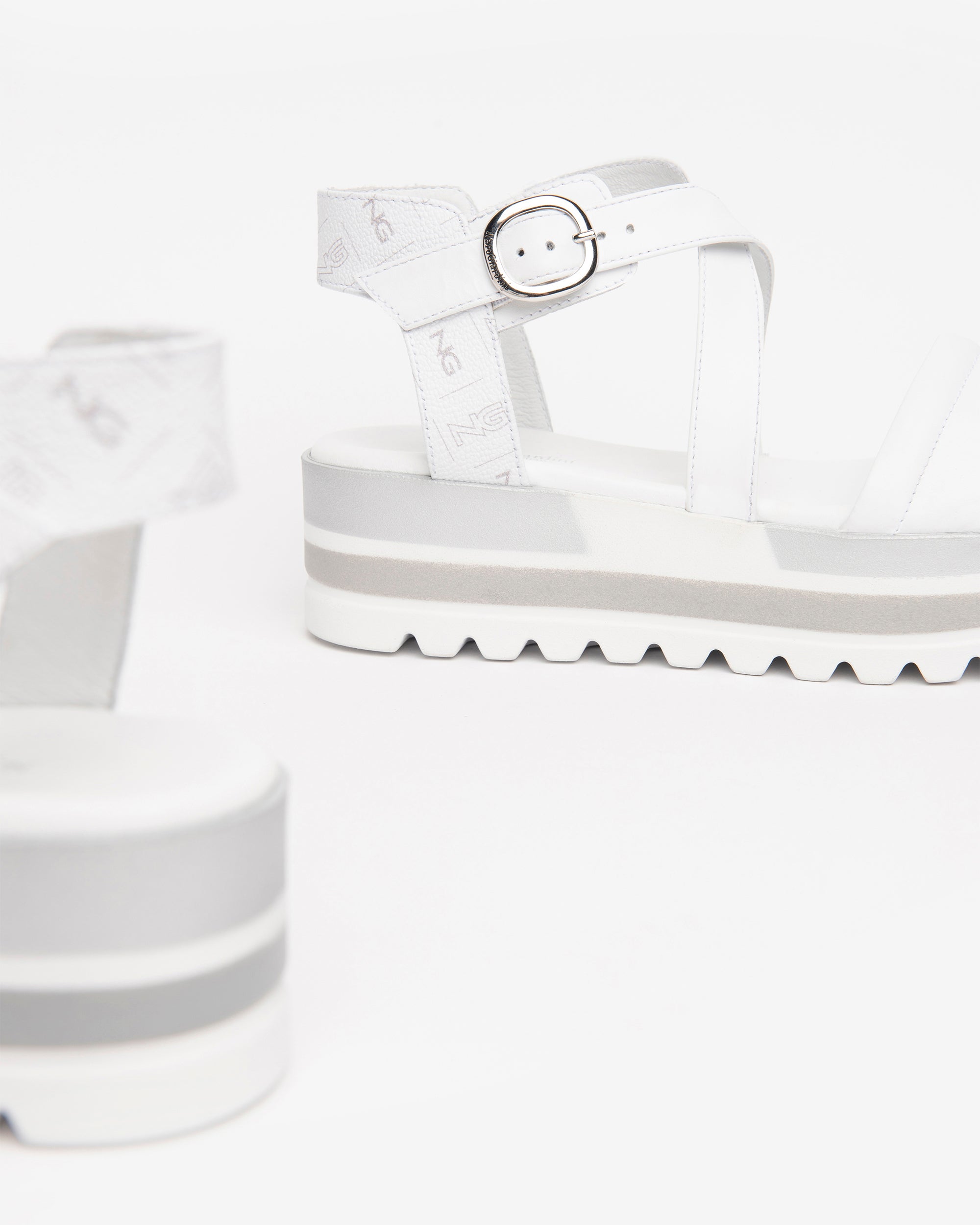 NeroGiardini Sandales Femme en Cuir plateforme 5 cm