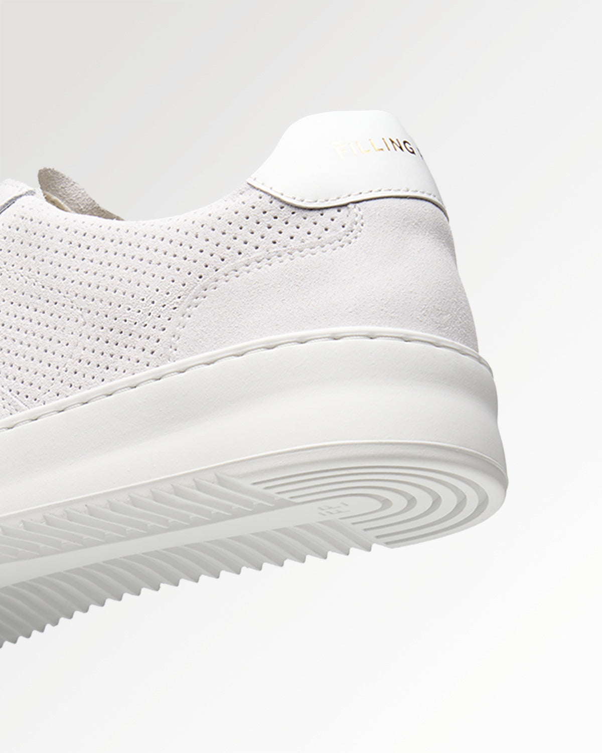 Filling Pieces Mondo Suede Perforated baskets blanches suède