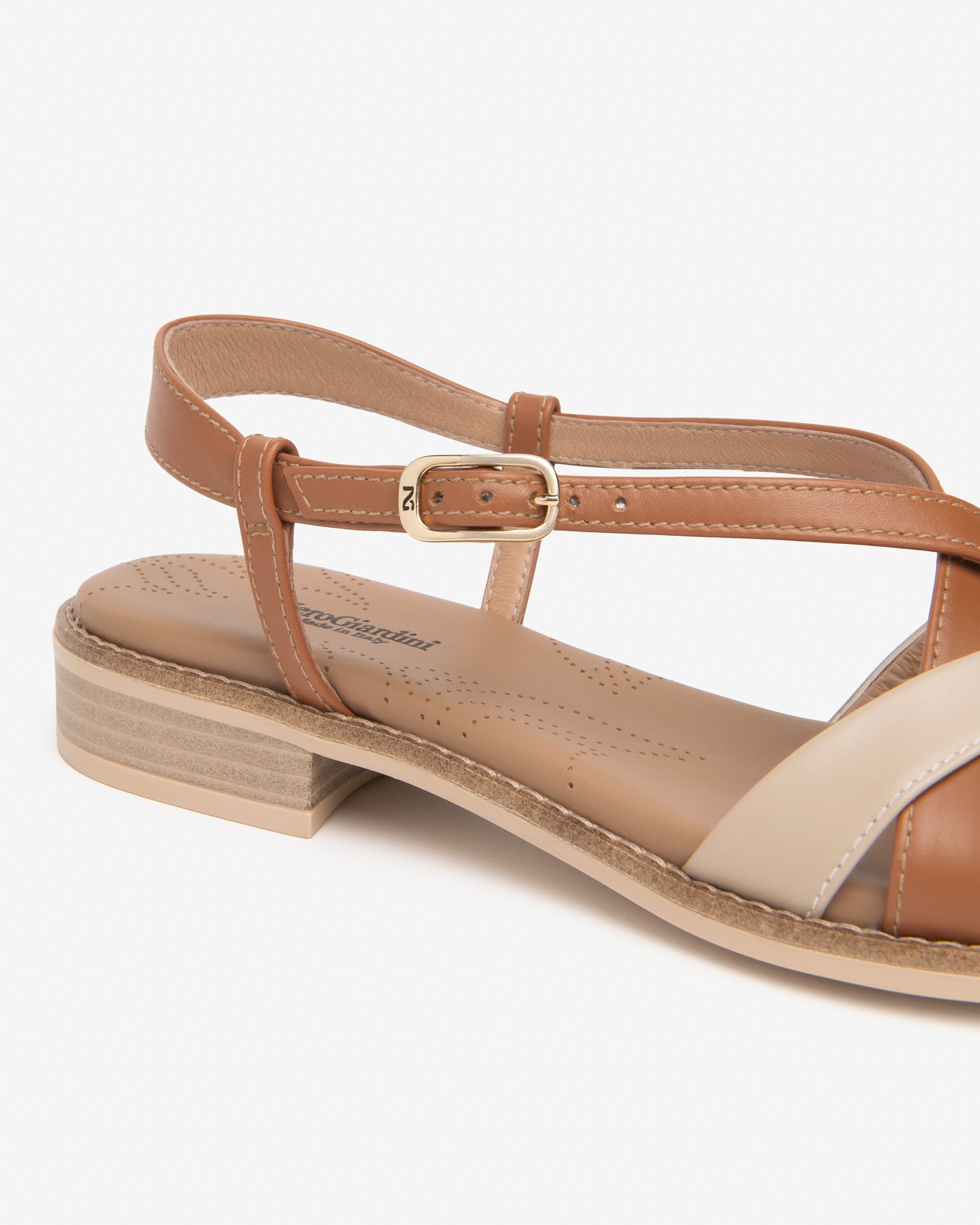 NeroGiardini Sandales nu-pieds cuir femme technique été
