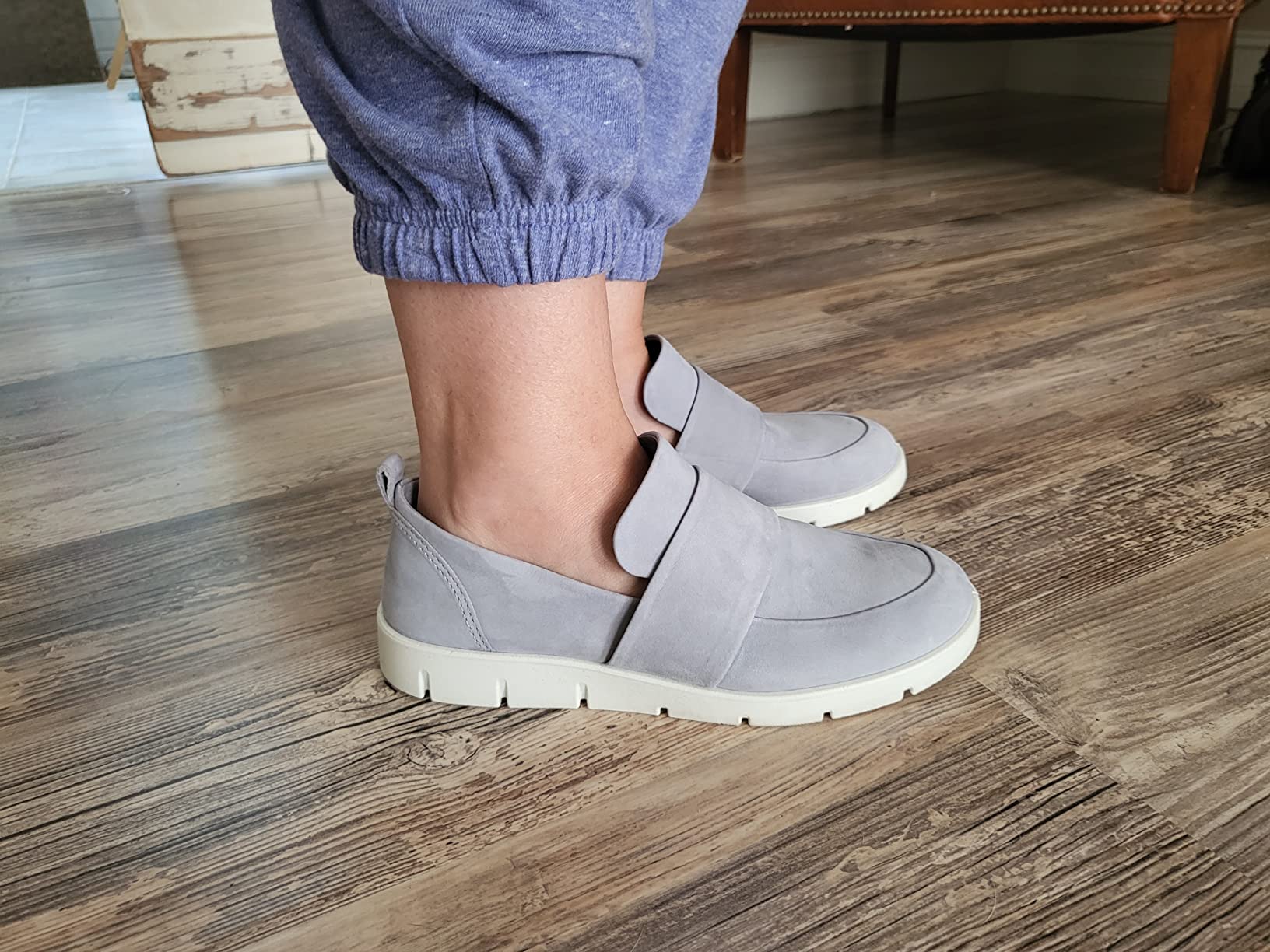 ECCO SOFT 7 Chaussure Femme Noir Blanc cuir