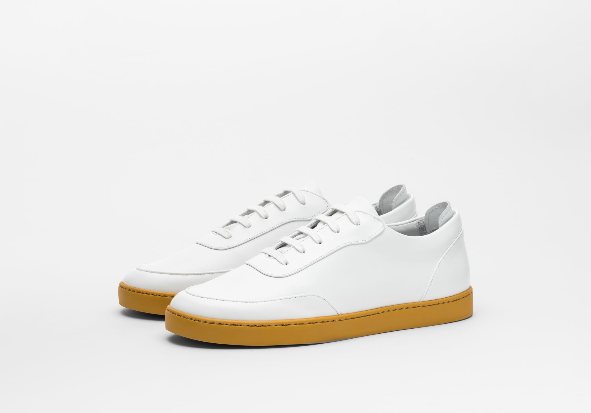 JAK Nova Mustard baskets cuir moutarde ville