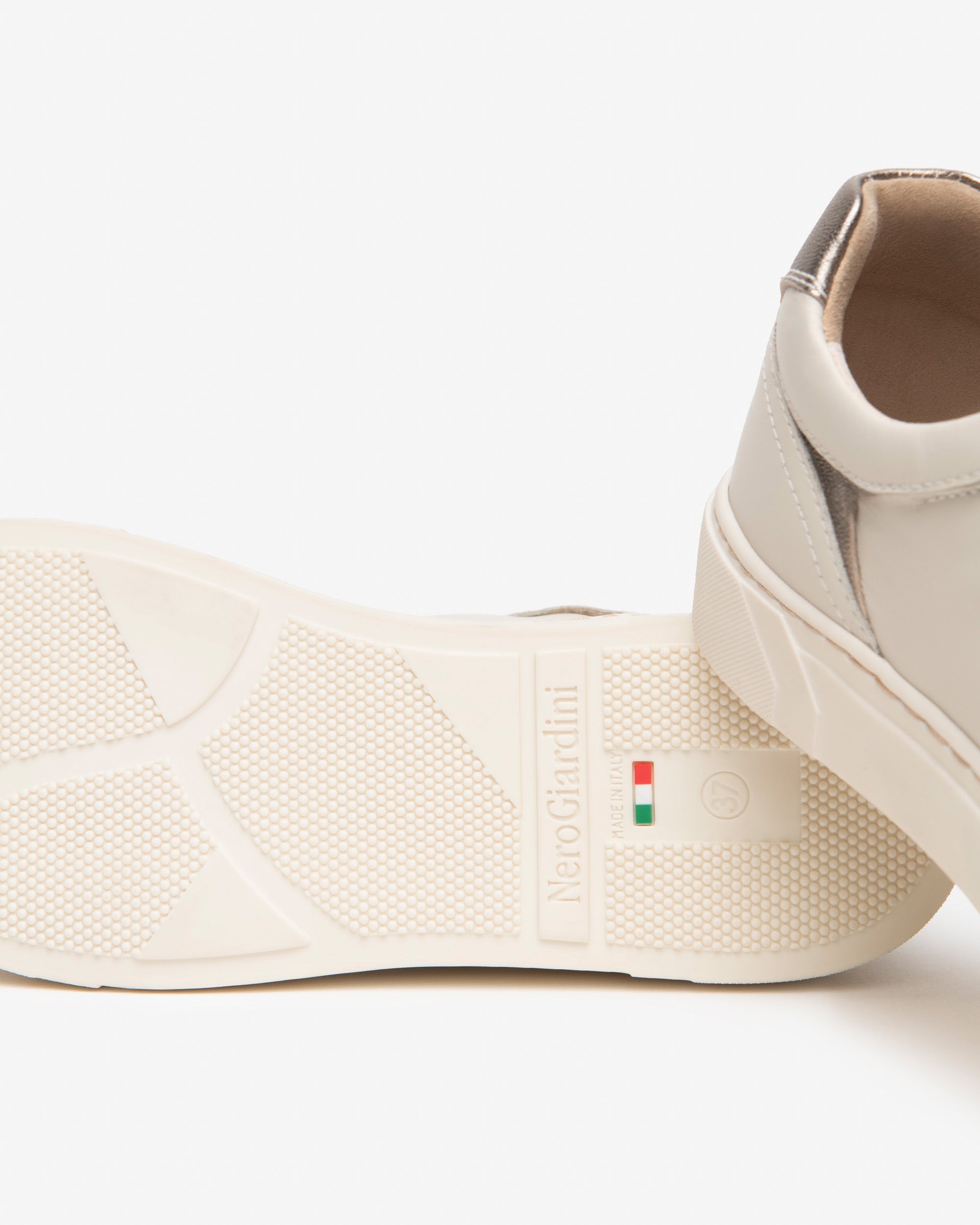 Nerogiardini Sneakers Femme Cuir Basket Zip Laminée
