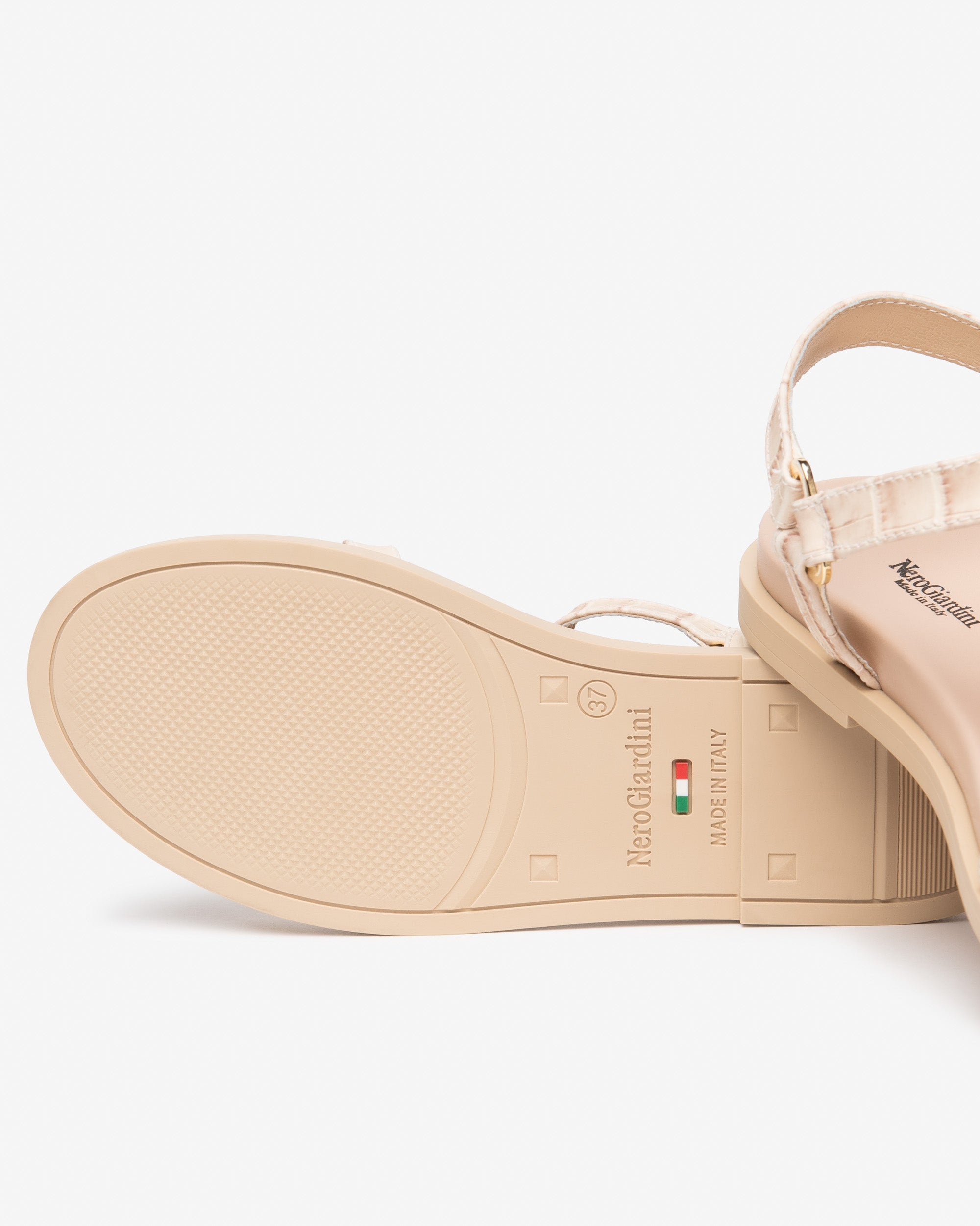 NeroGiardini Sandales femme cuir confort