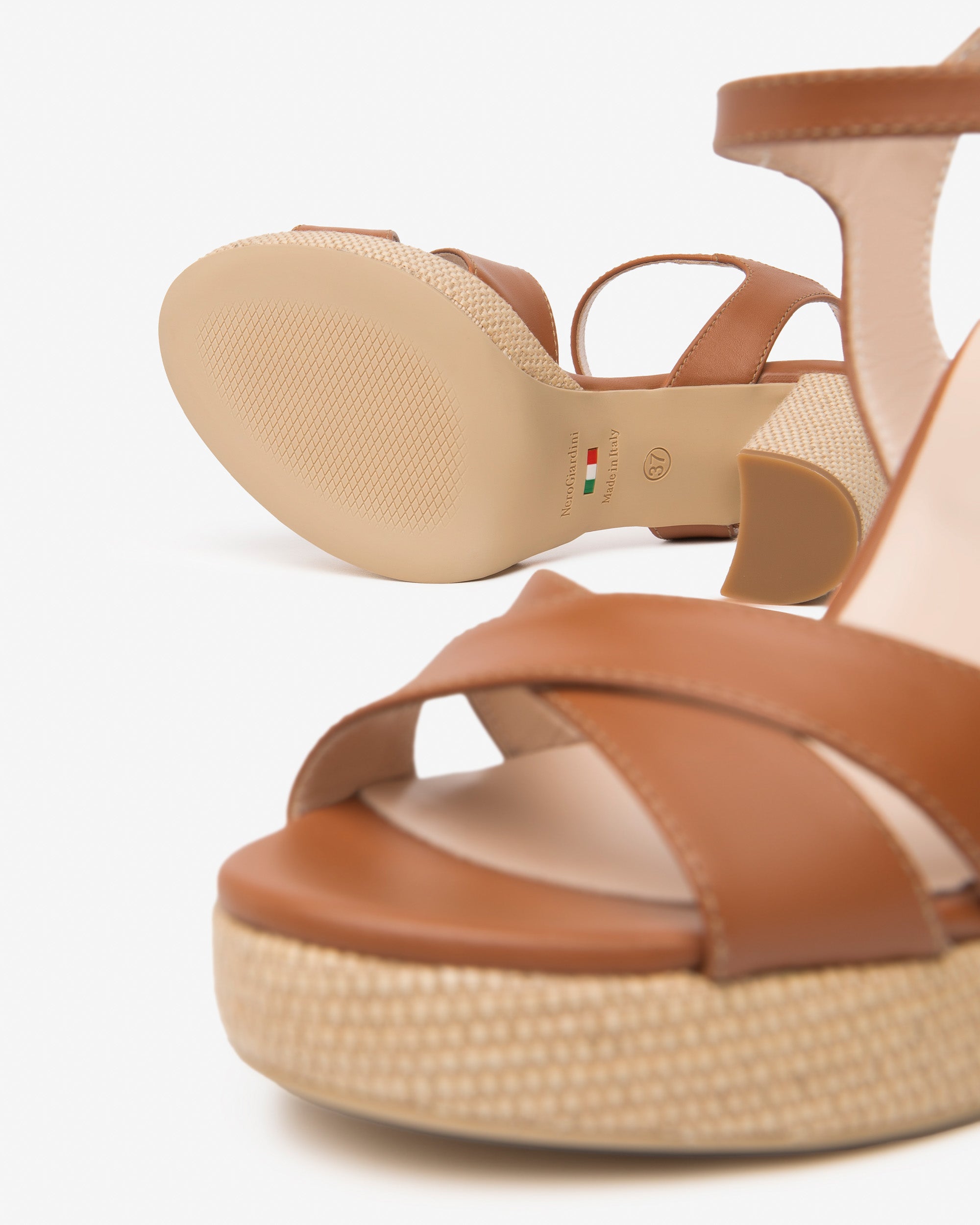 NeroGiardini Sandales Sandale Cuir Femme 38 Confort
