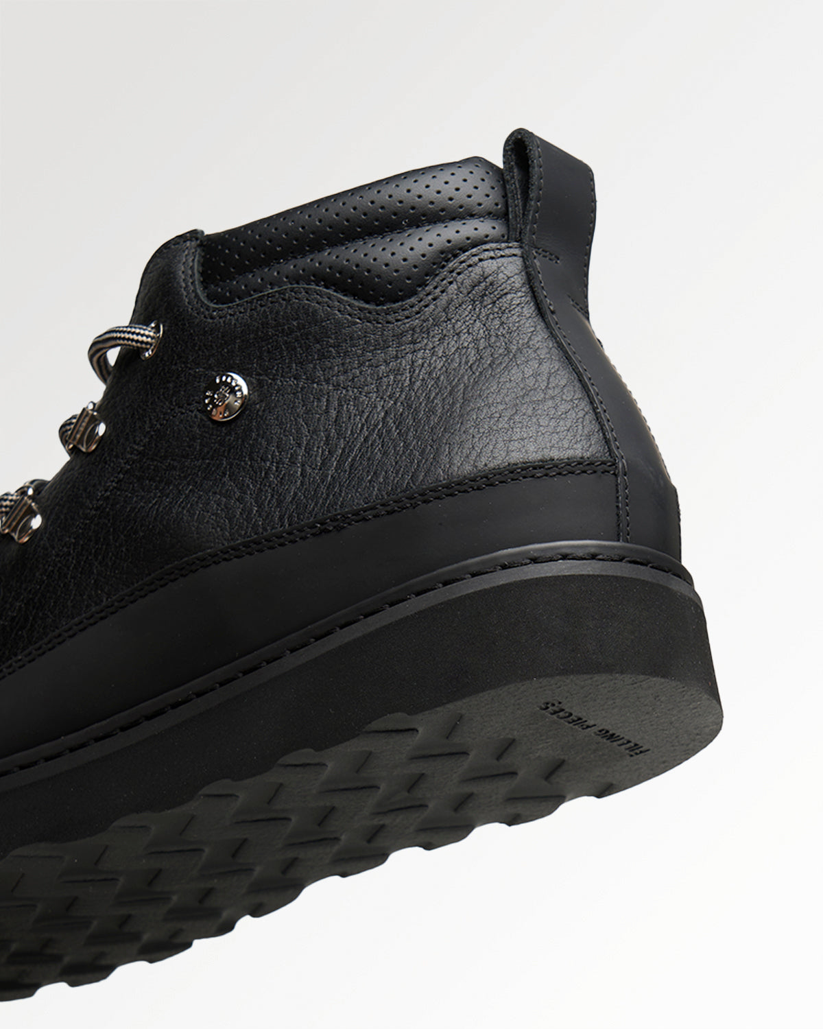 Filling Pieces Glacier Boot Boots cuir grainé noir homme
