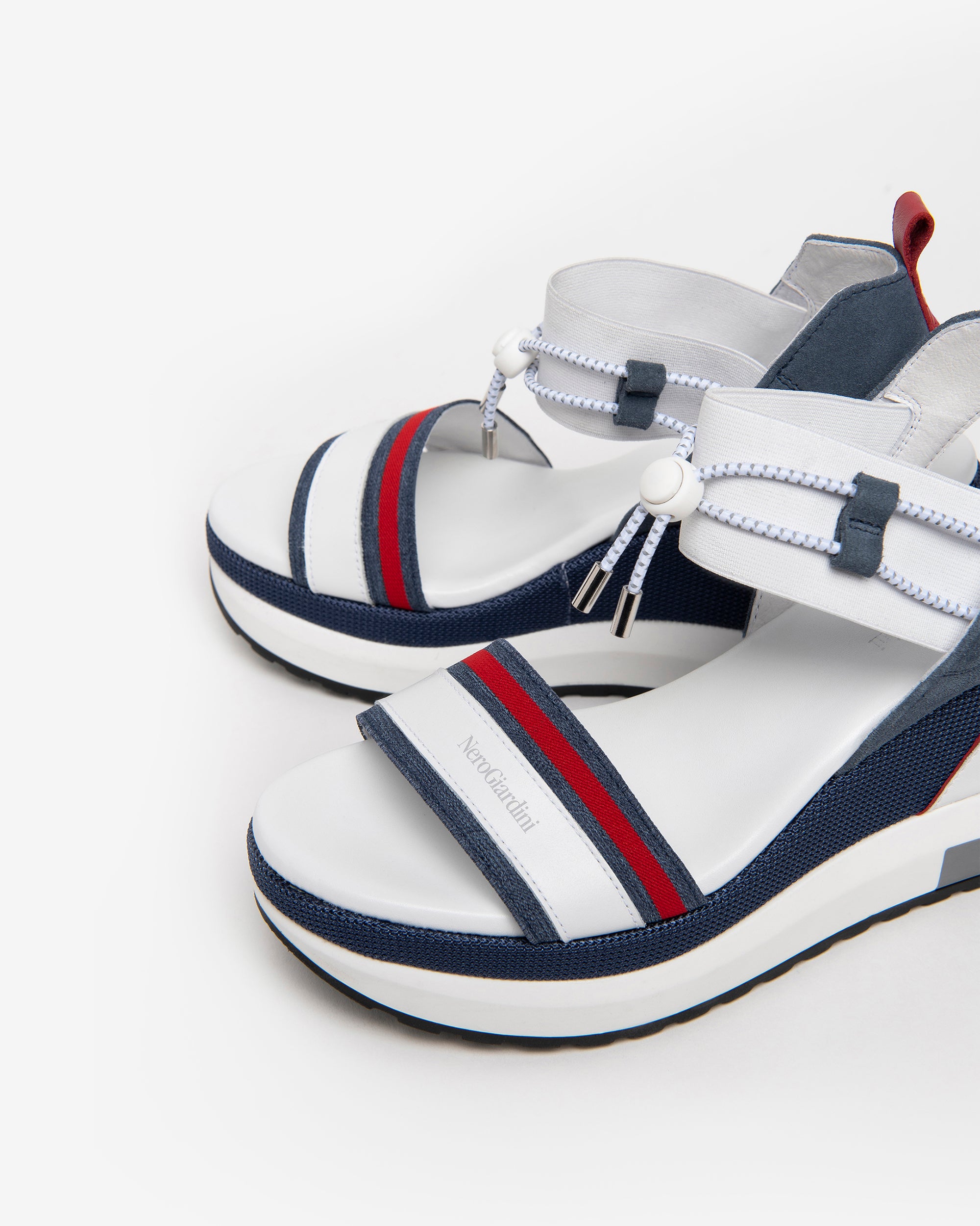 Nerogiardini Sandales femme cuir tissu technique été