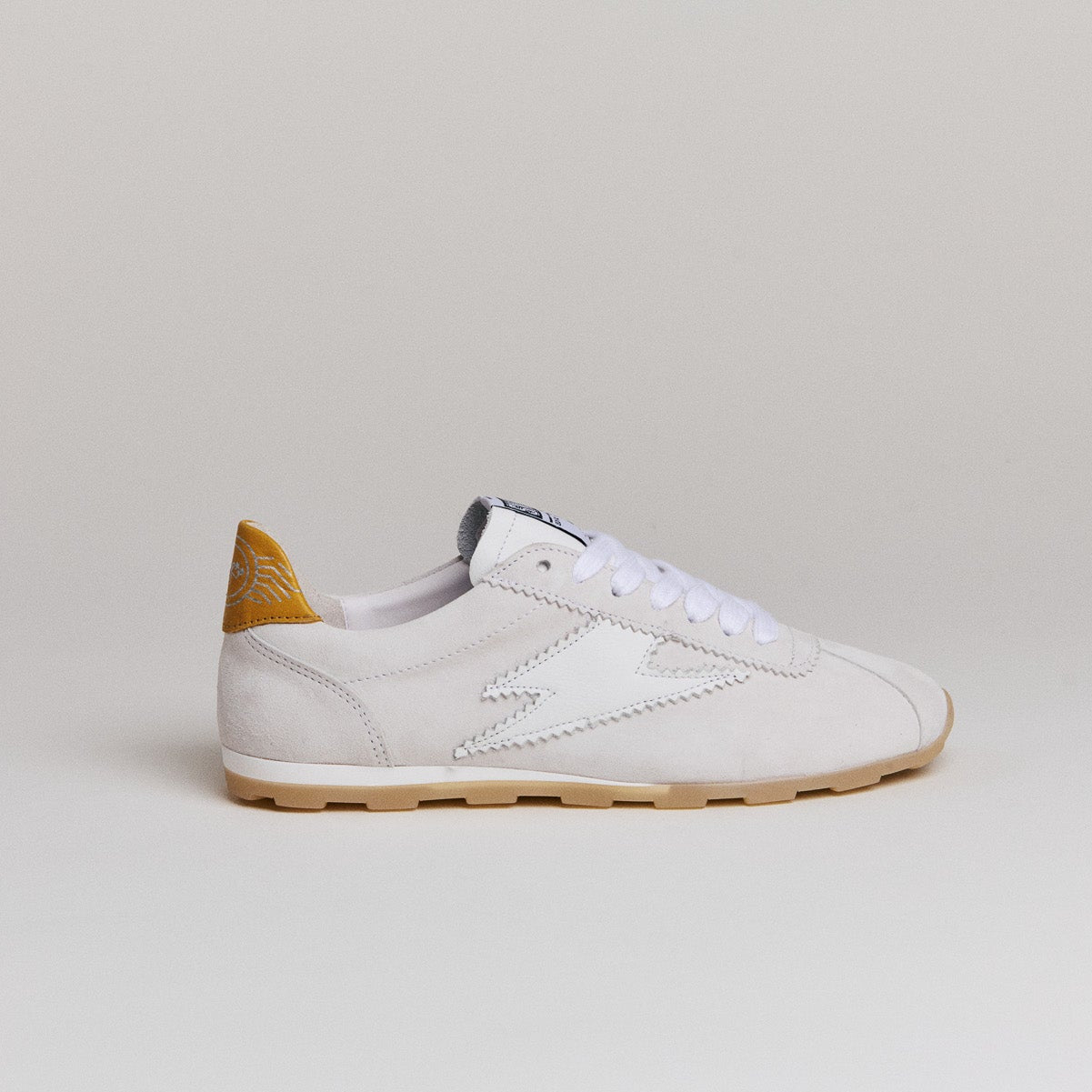 SMR Cassie D466 baskets daim blanc cassé moutarde