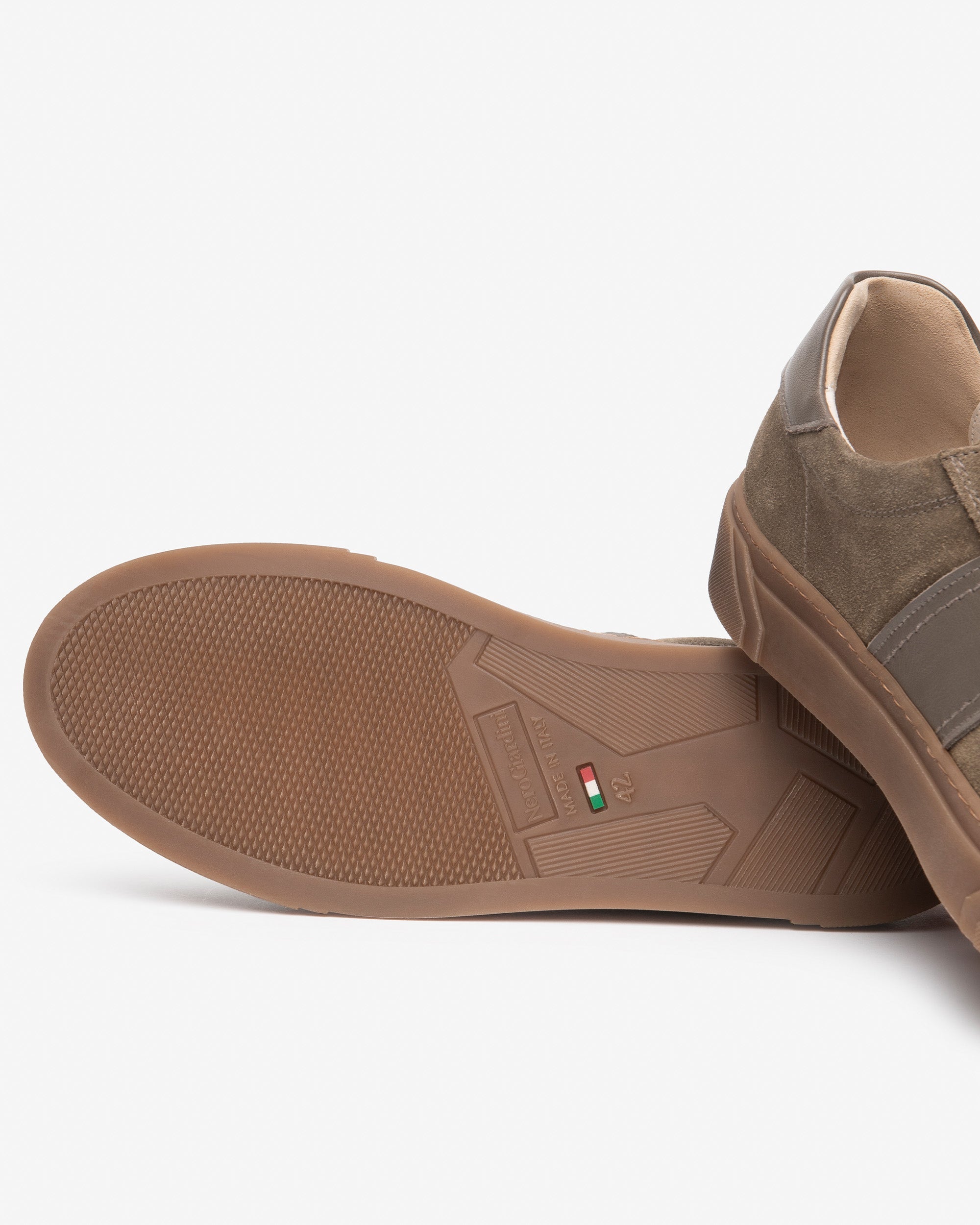 NeroGiardini Sneakers Homme Cuir Velours Semelle Caoutchouc