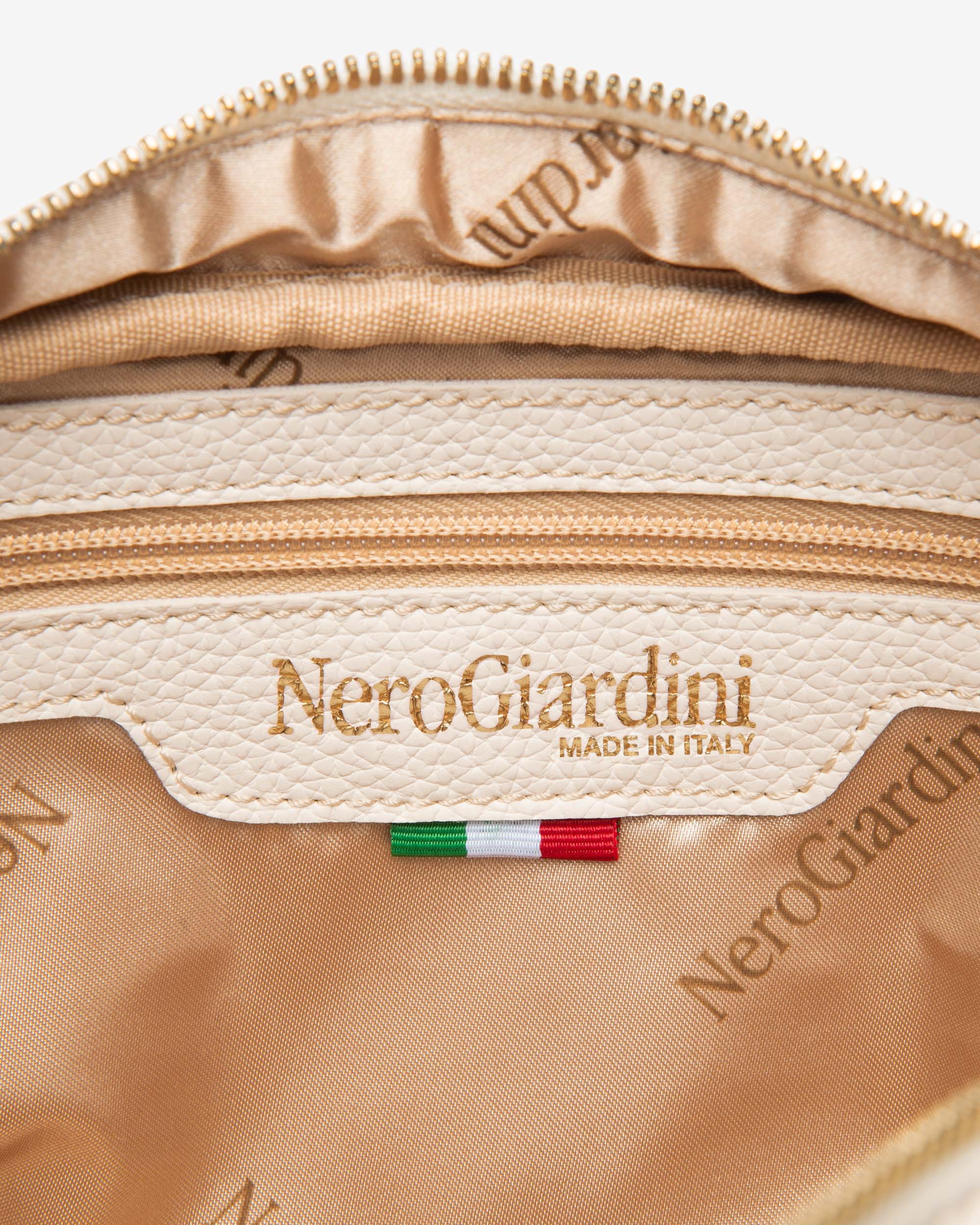 NeroGiardini Sacs Sac Bandoulière Femme Matière Technique PZ