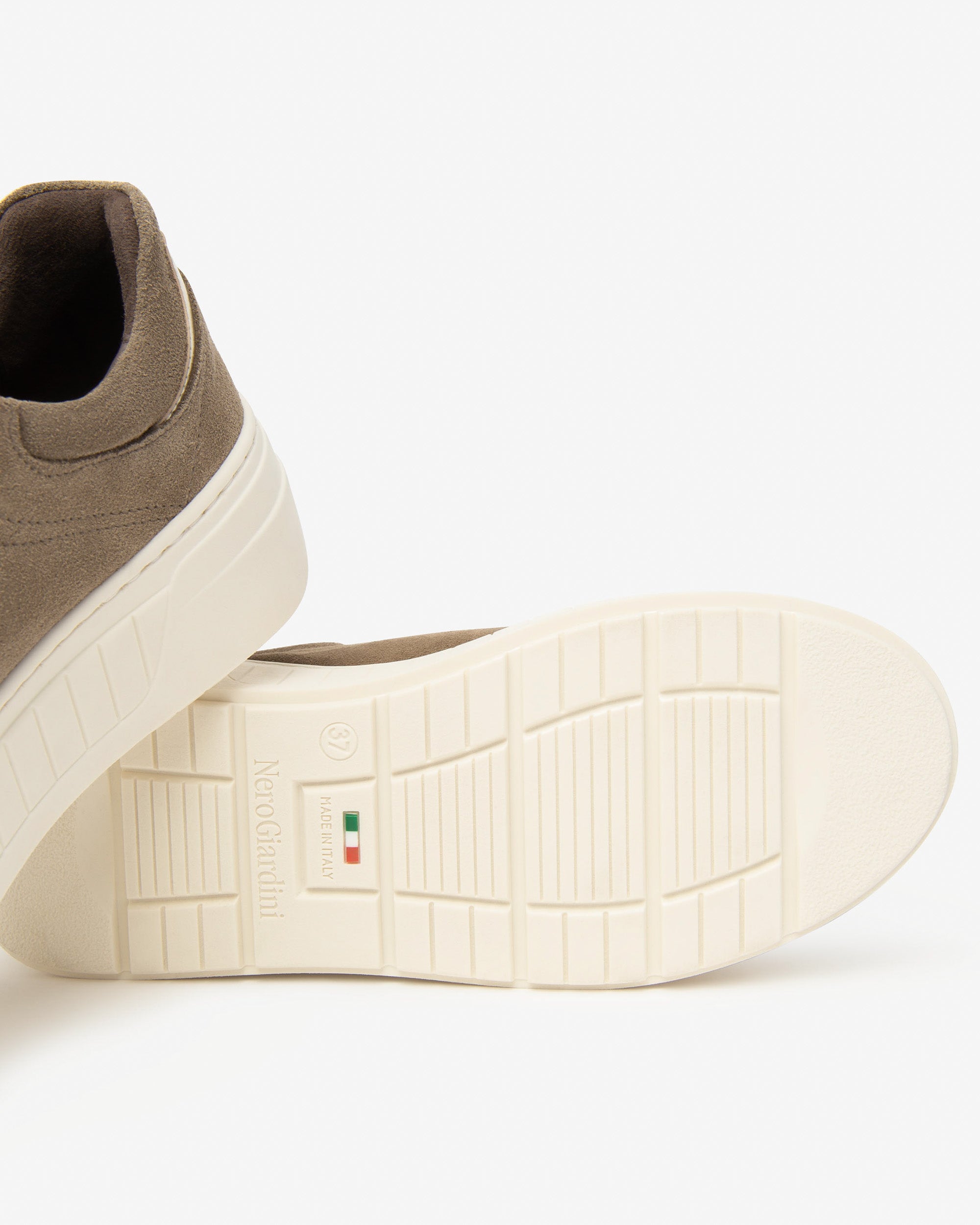 NeroGiardini Sneakers Femme Cuir Velours Confort