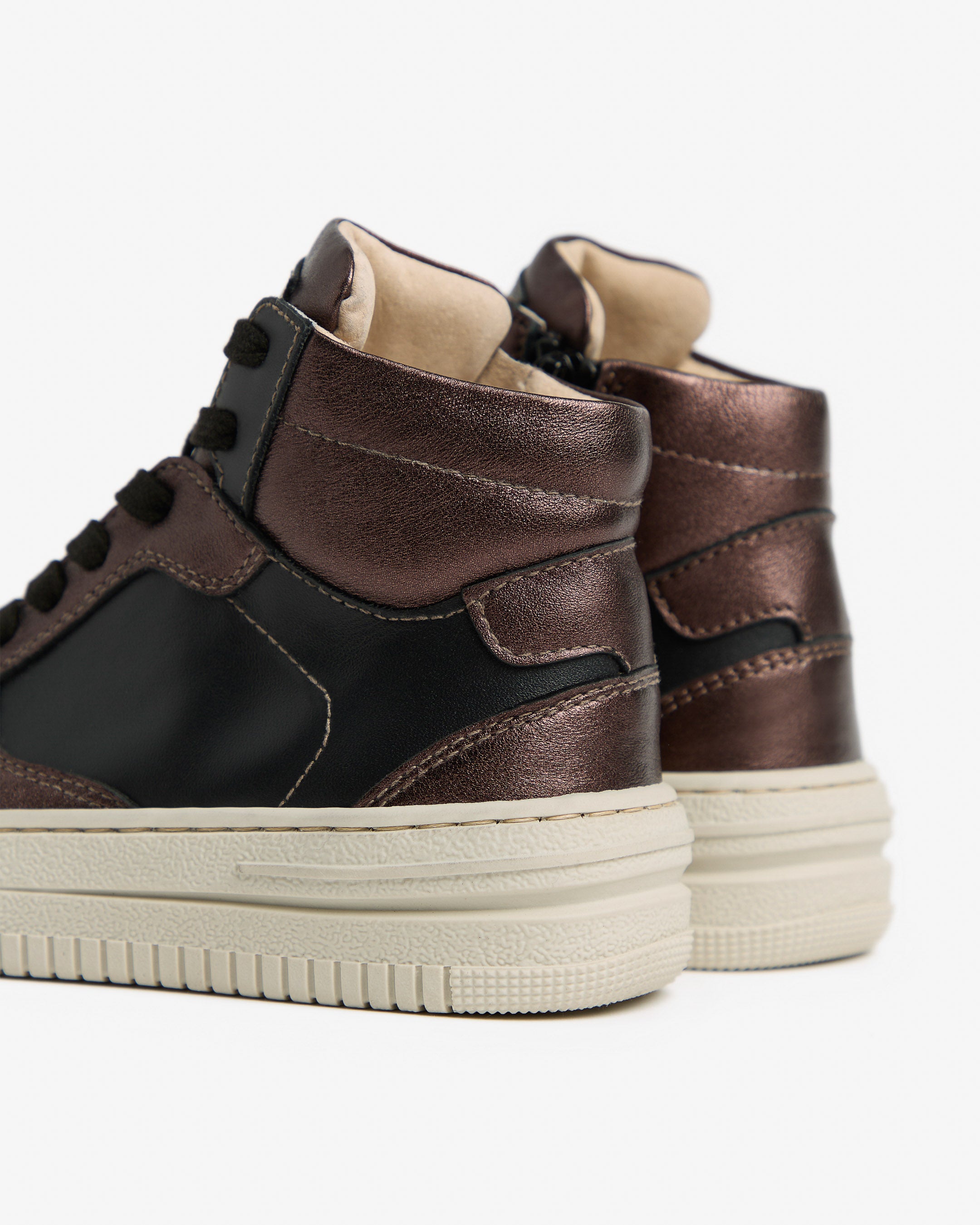 Nerogiardini Sneakers Teen Baskets Fille Cuir