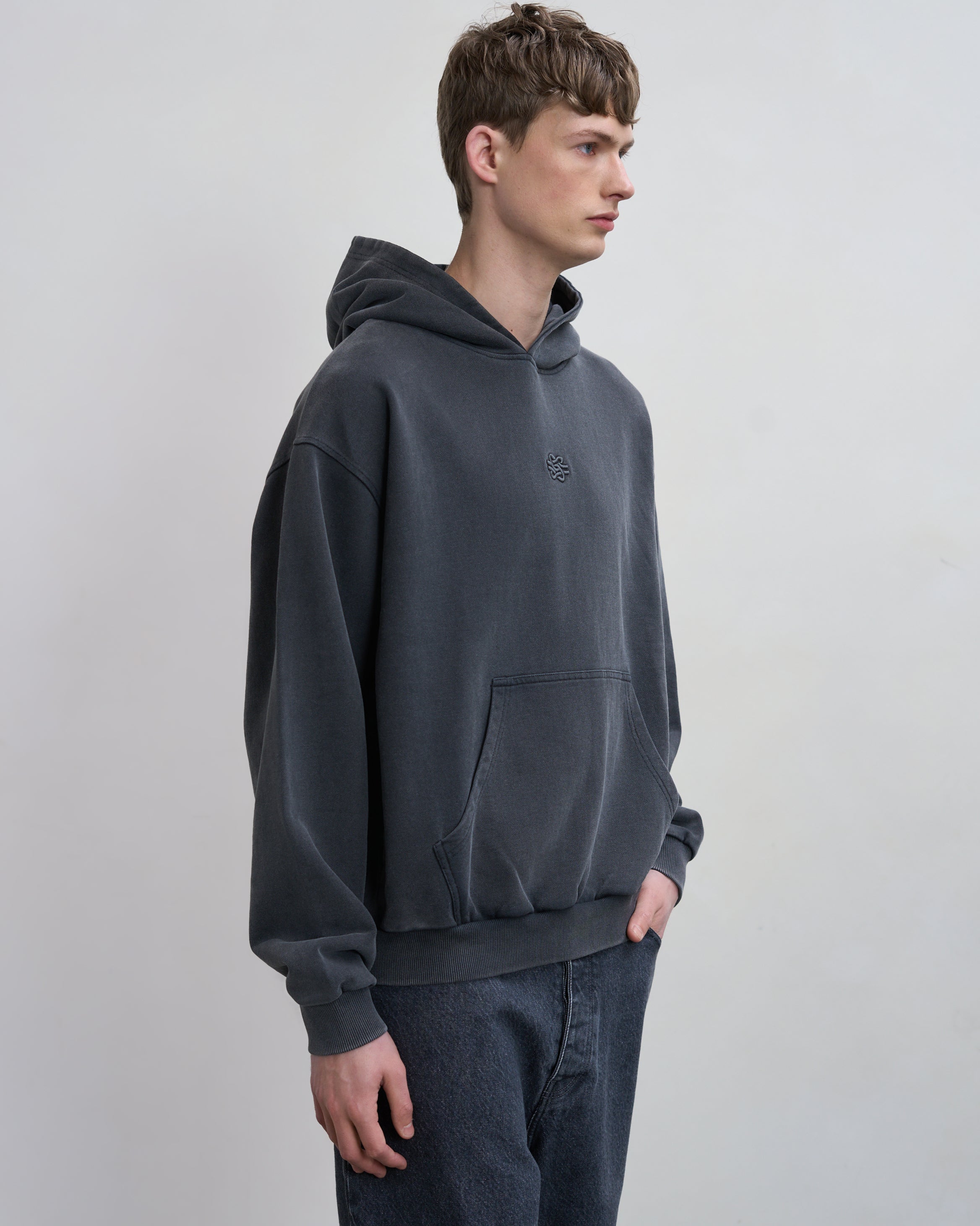Filling Pieces Boxy Embroidered hoodie Vintage Black coton bio