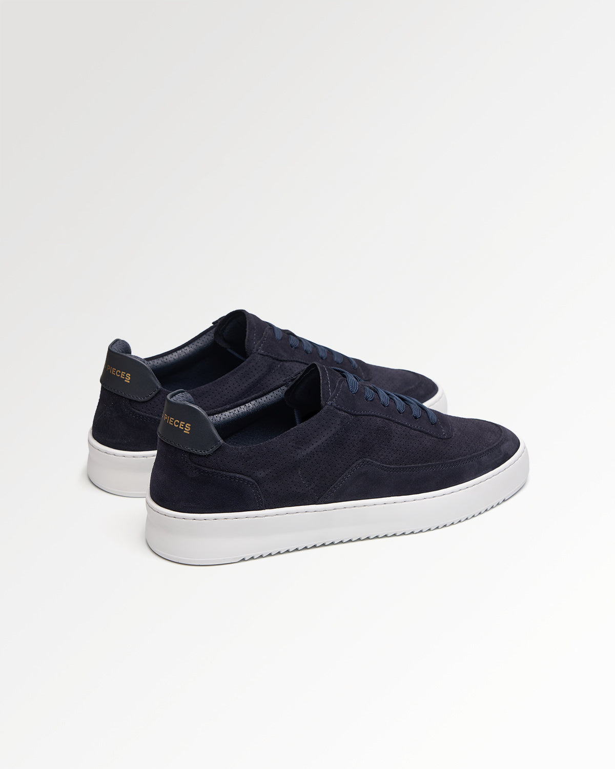 Filling Pieces Mondo Suede Perforated baskets bleu marine daim