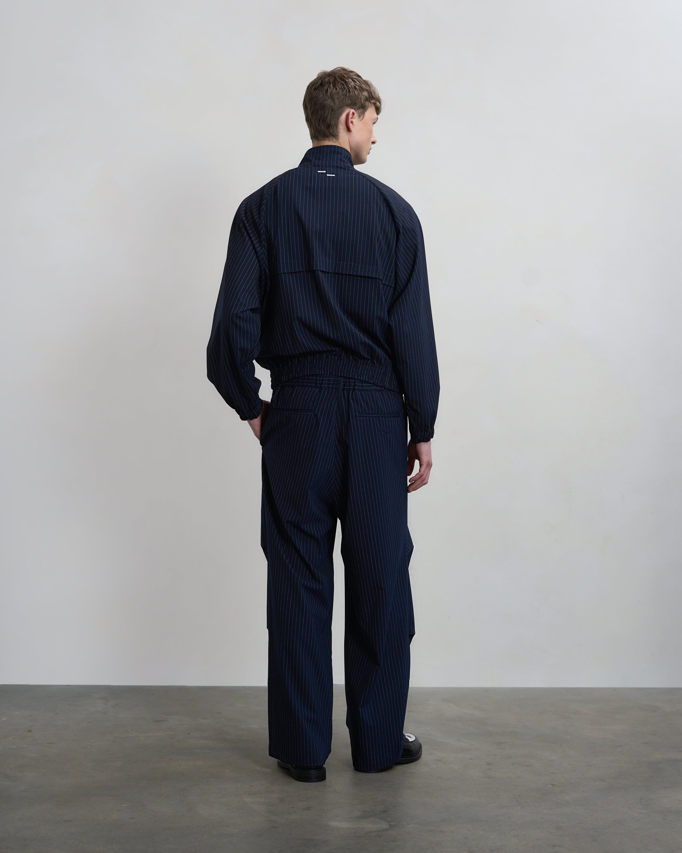 Filling Pieces Drapy Pants Pinstripe Blue pantalon bleu marine