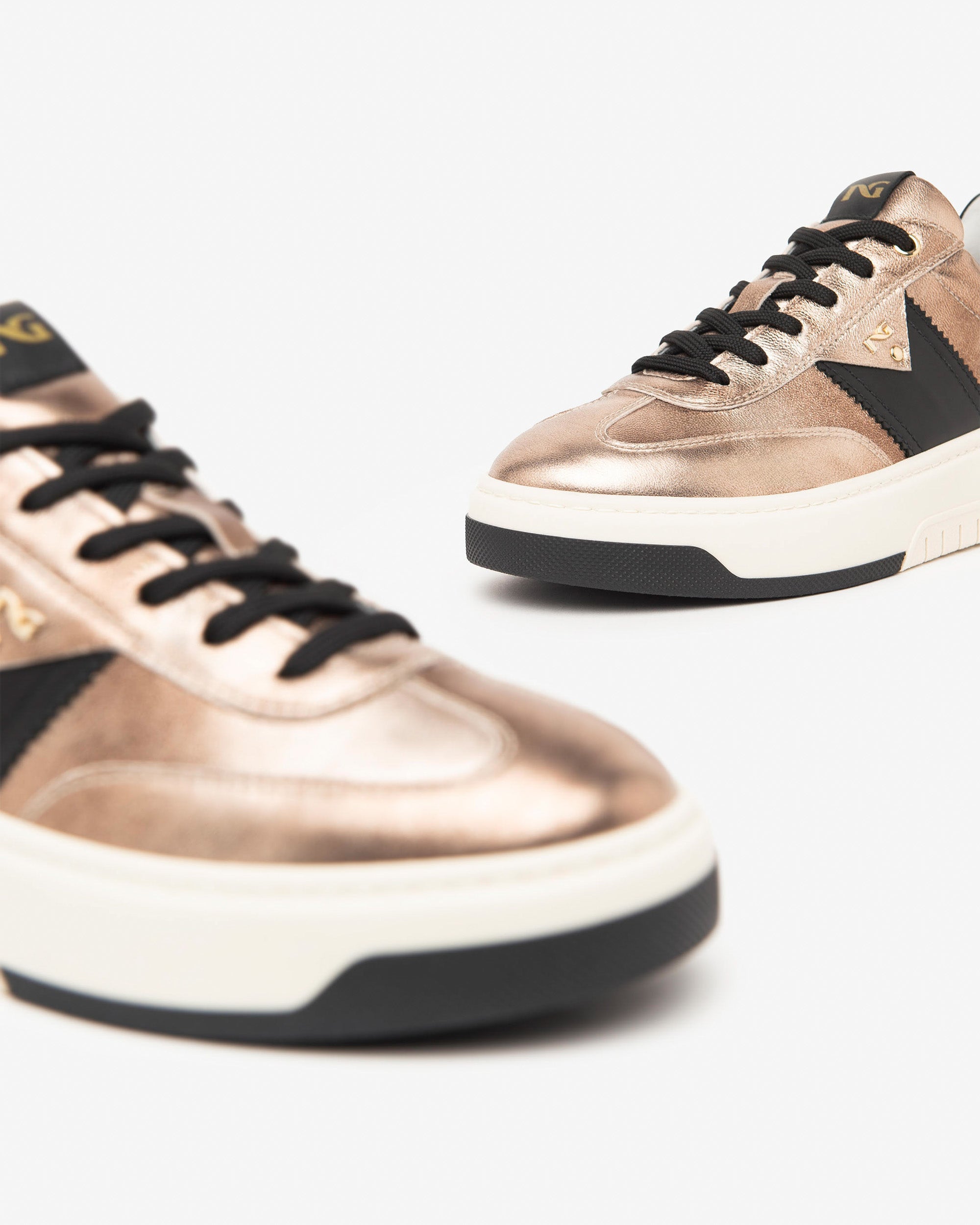 NeroGiardini Sneakers Femme Cuir Velours Memory