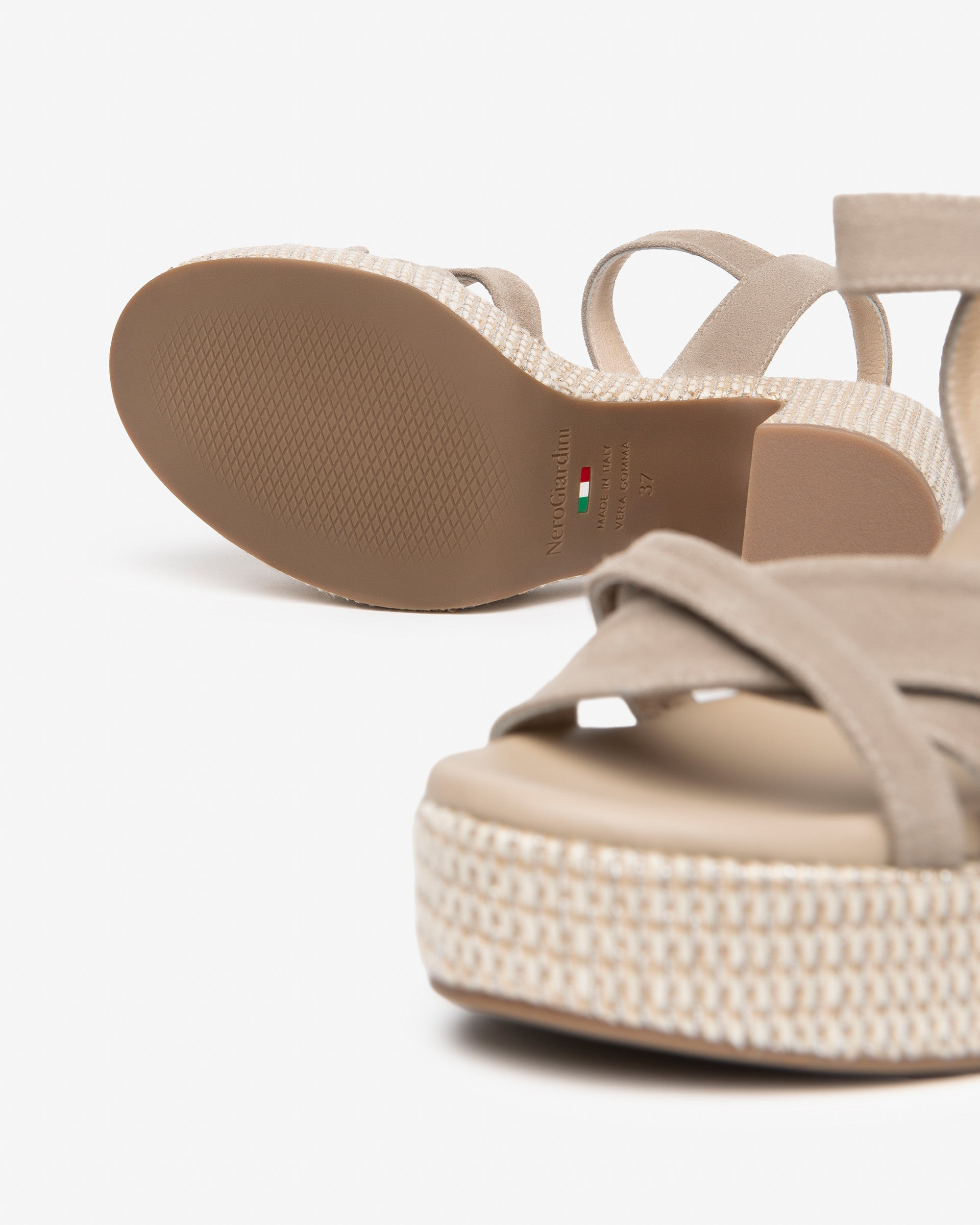 NeroGiardini Sandales Sandales Femme Cuir Velours Été