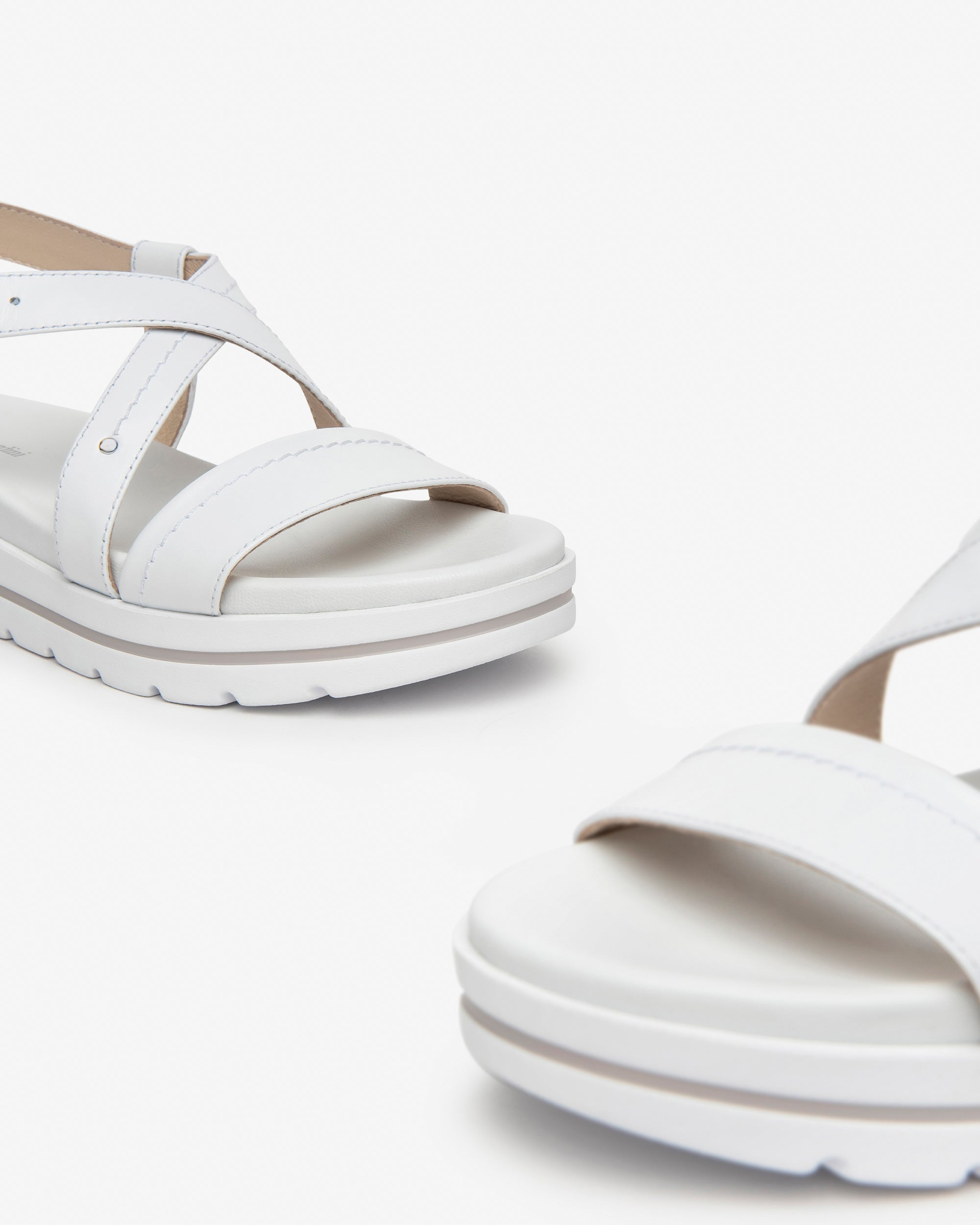 NeroGiardini Sandales nu-pieds cuir femme été