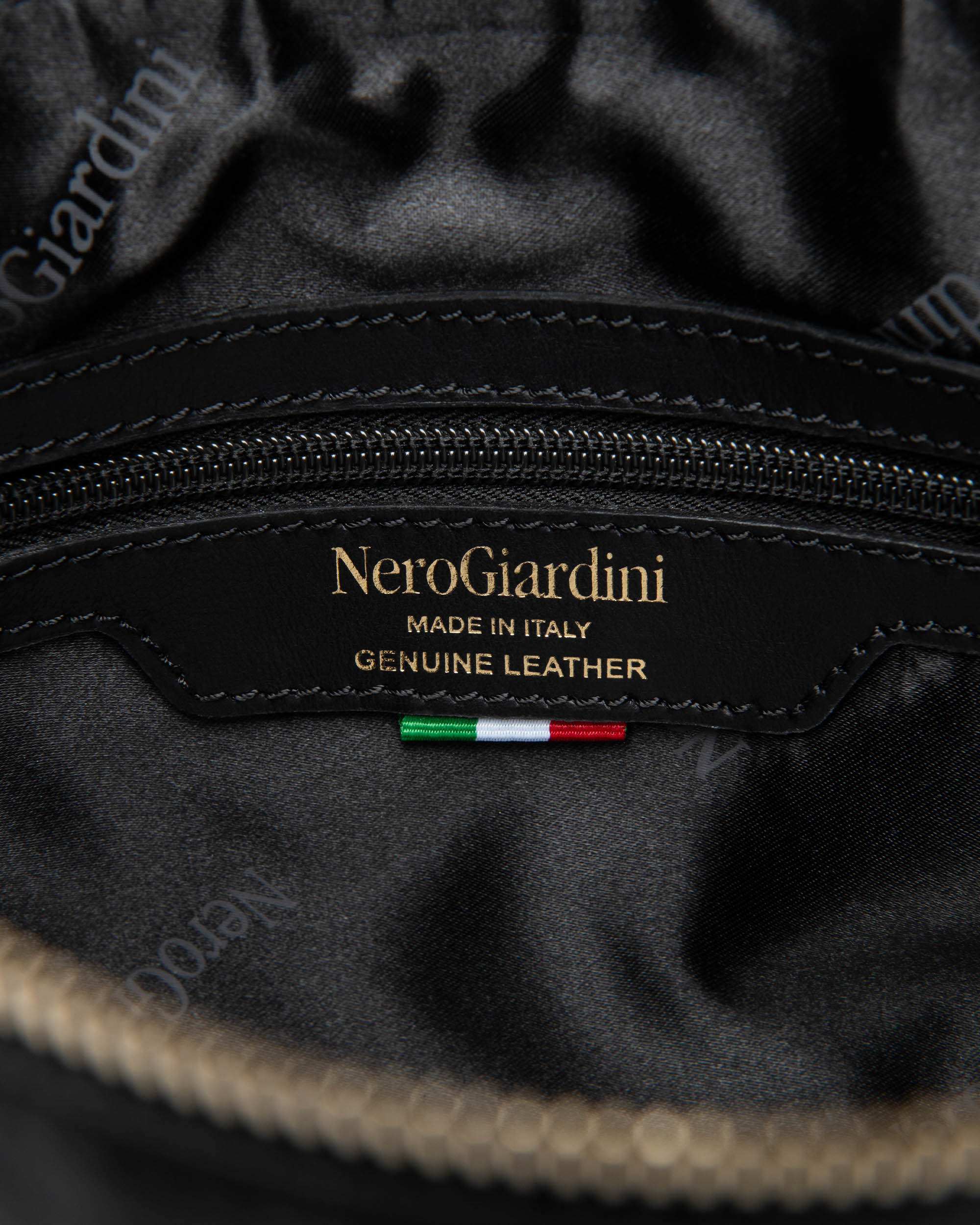 NeroGiardini Sacs Épaule Femme Cuir Drapé Doré