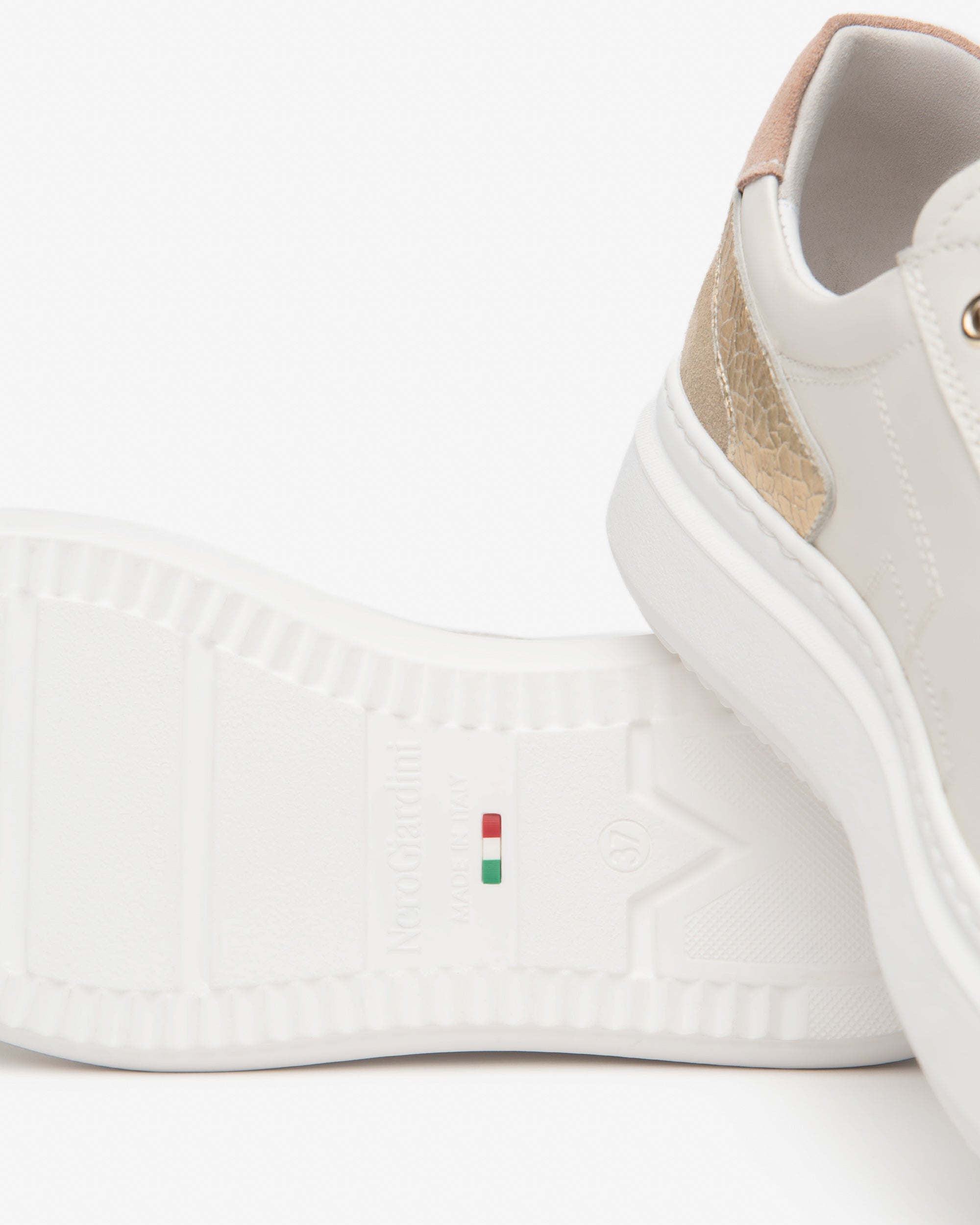 Nerogiardini Sneakers Femme Cuir Velours Confort