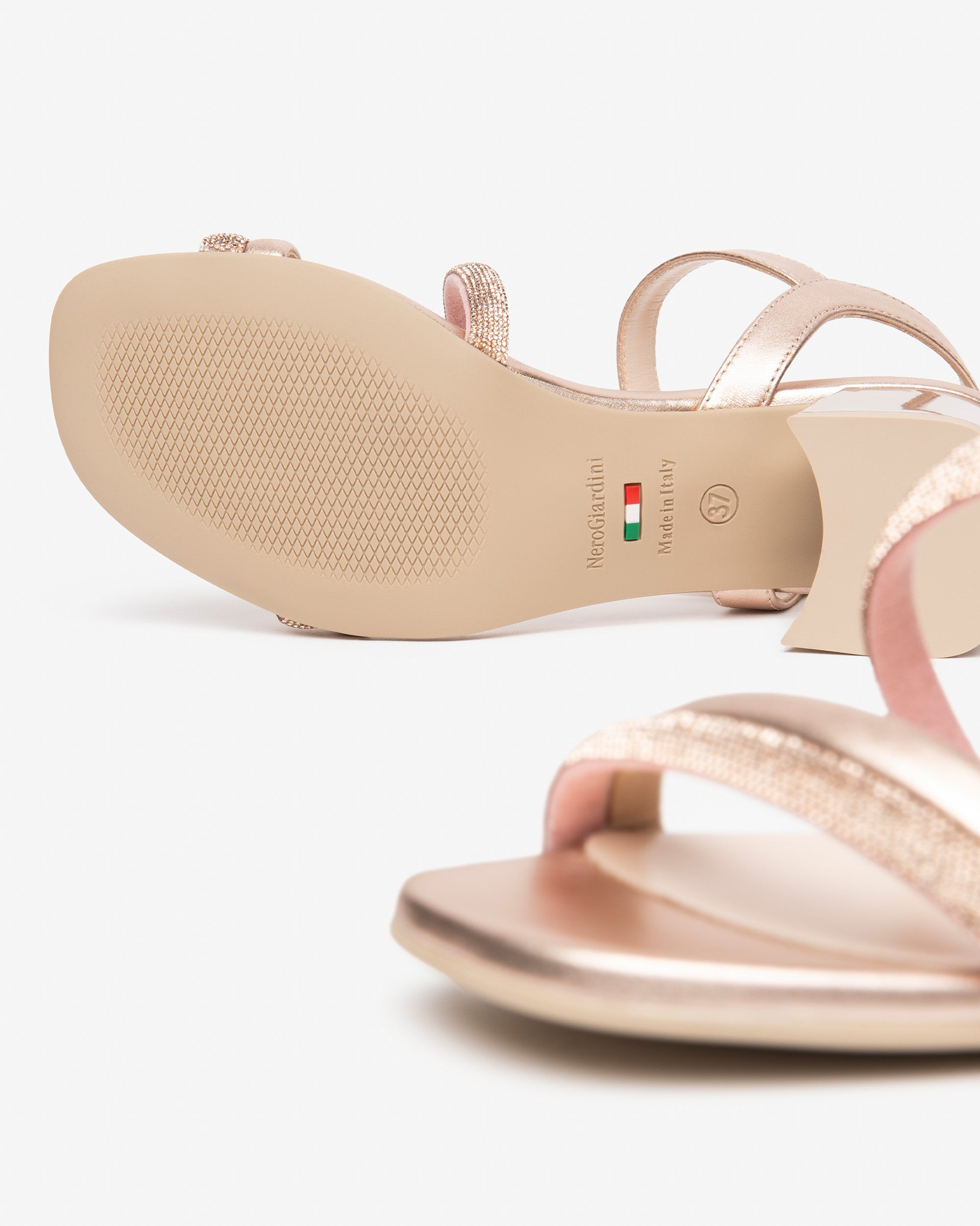 Nerogiardini Sandales Femme Cuir Confort Été