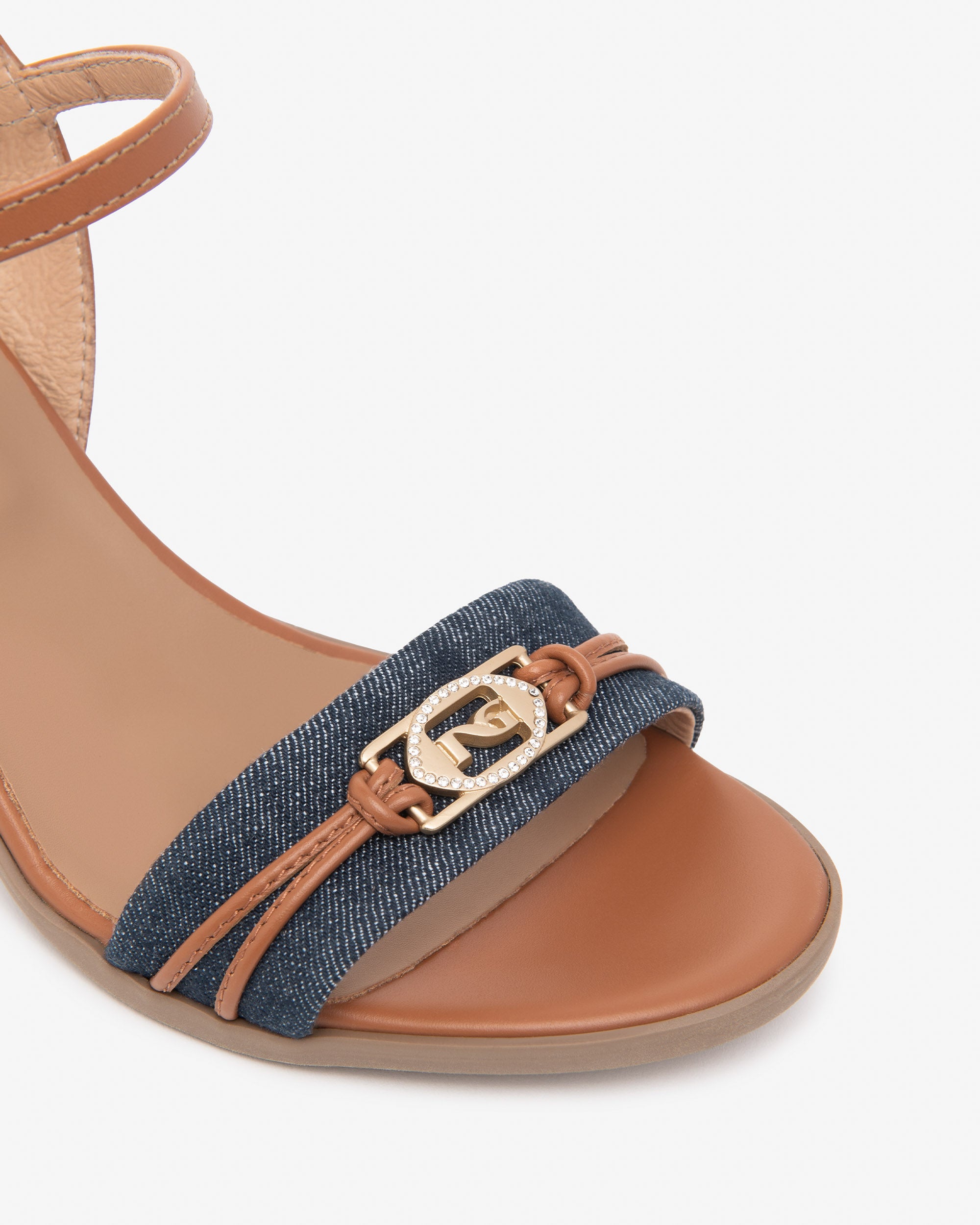 NeroGiardini Sandales sandales femme cuir tissu 37