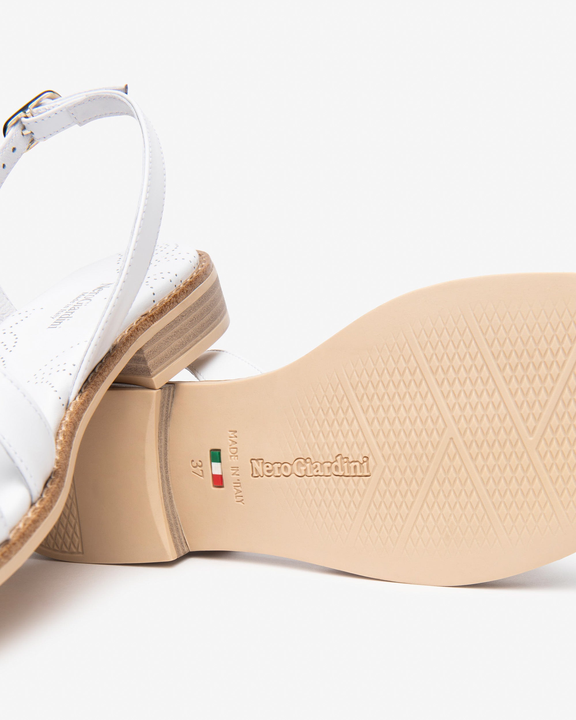 NeroGiardini Sandales Femme Cuir Technique 38