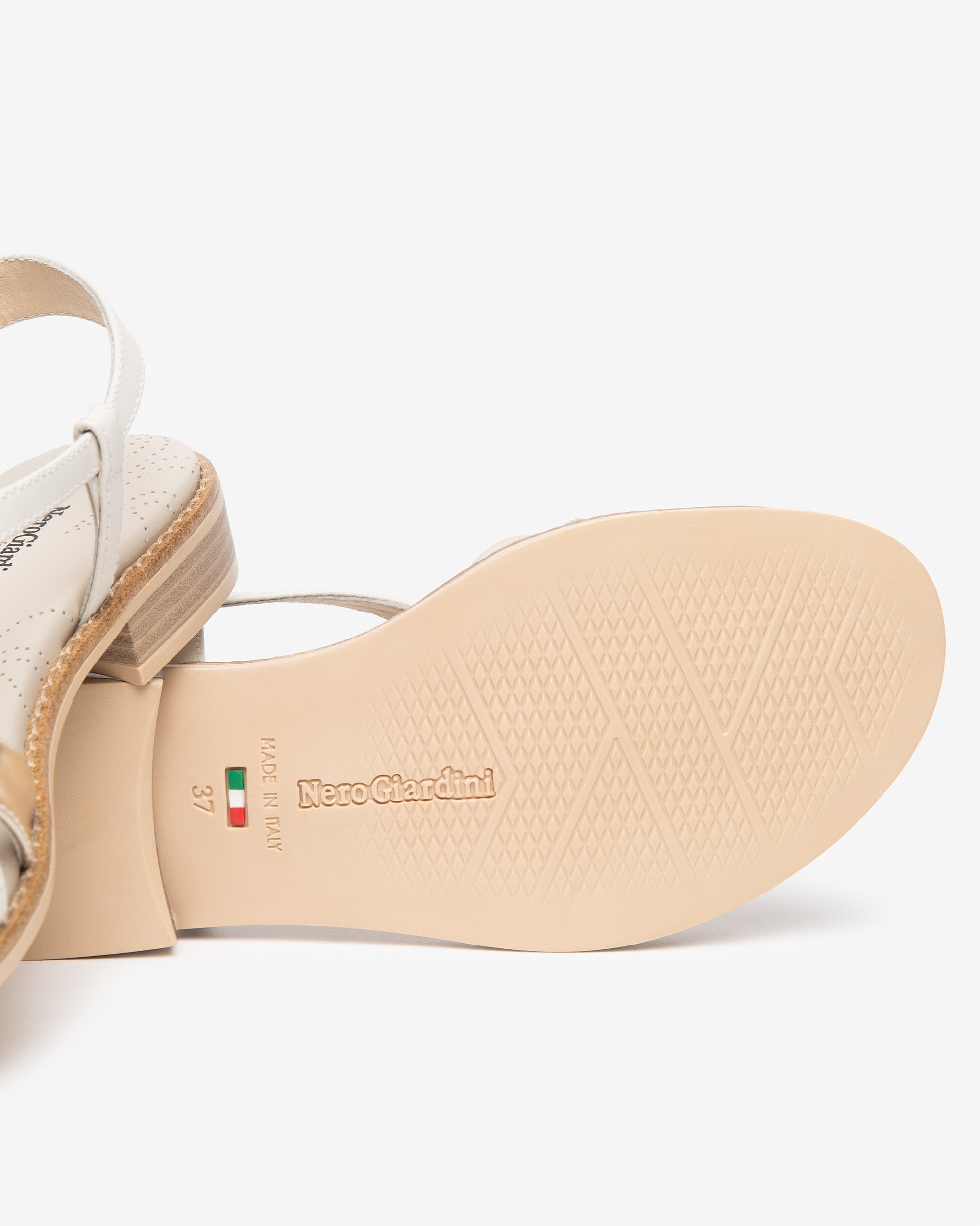 NeroGiardini Sandales Femme Cuir Technique 38