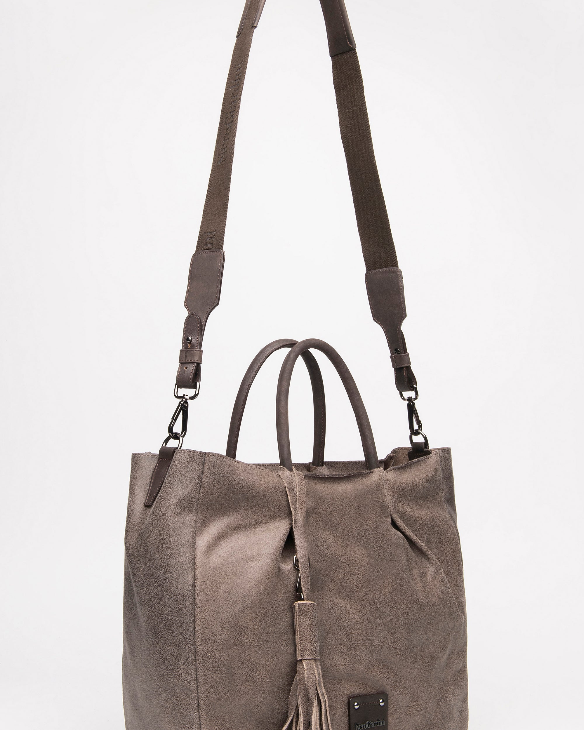 NeroGiardini Cabas Femme Cuir Souple Bandoulière Pompon
