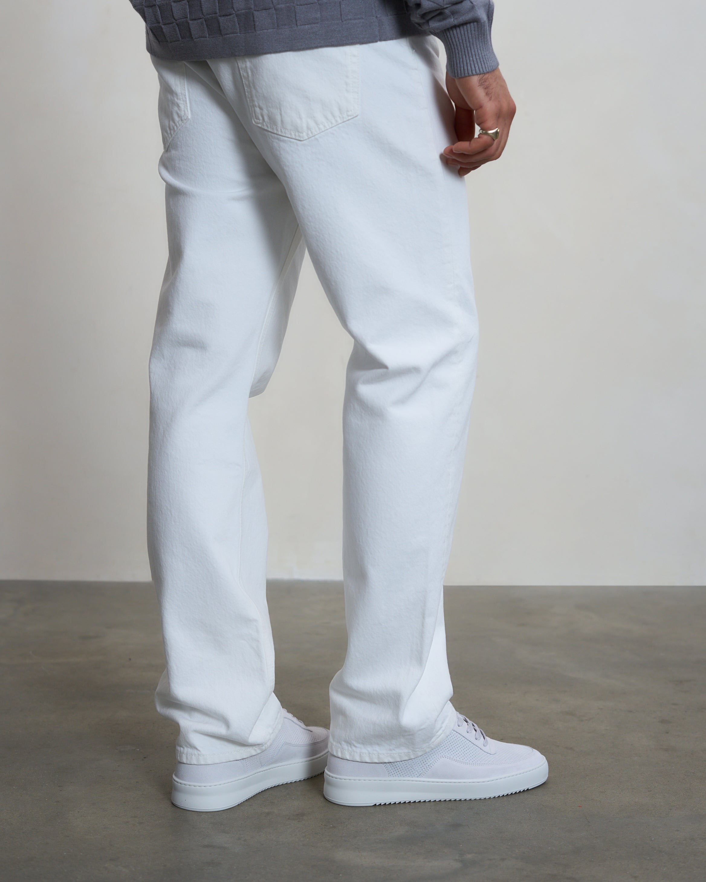Filling Pieces Mondo Suede Perforated baskets blanches suède