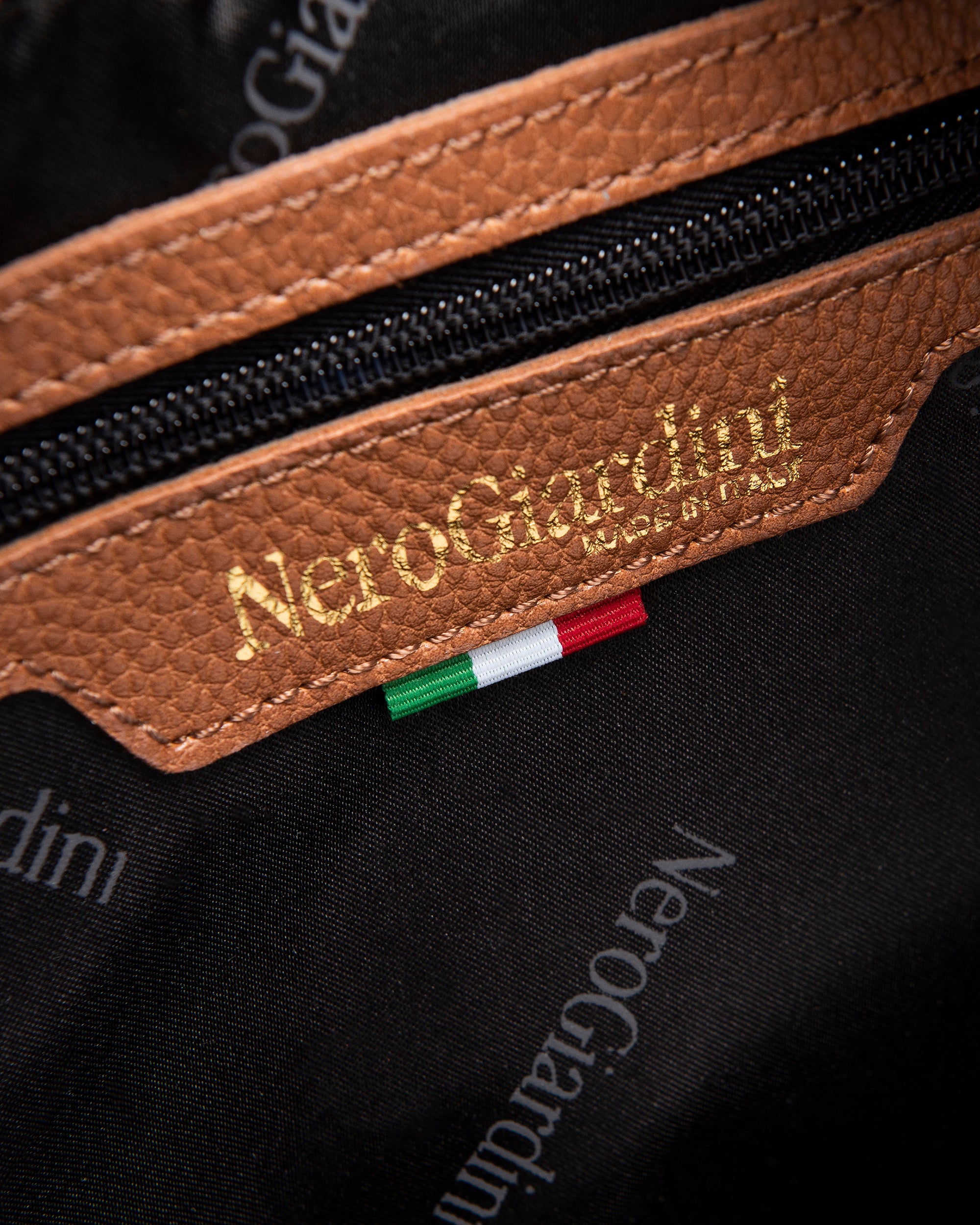 Nerogiardini Besace Femme Matière Technique Hobo PZ Italie