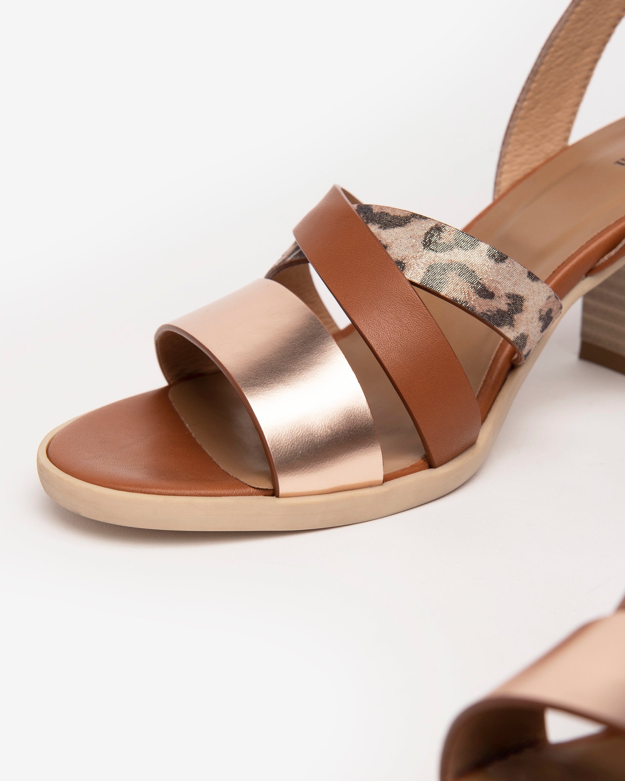 NeroGiardini Sandales cuir femme talon 7 cm animalier