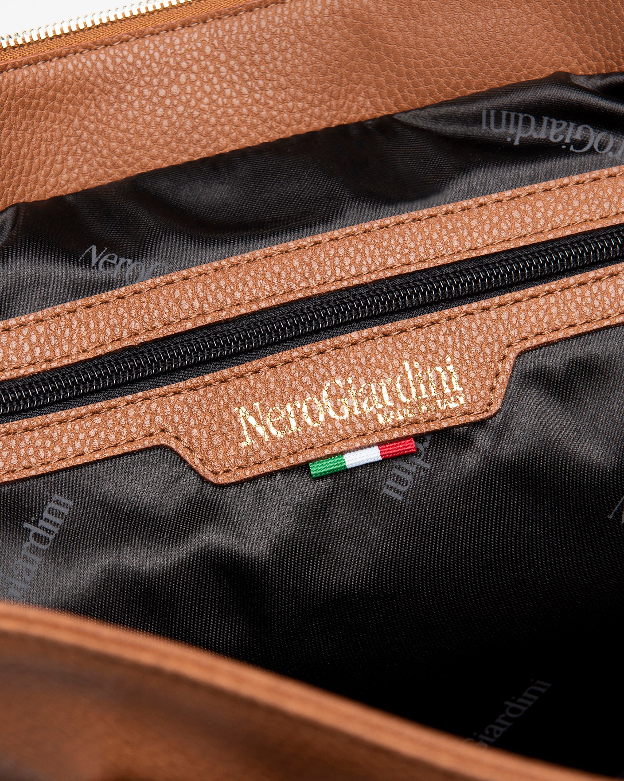Nerogiardini Tote Bag femme matière technique housse incluse