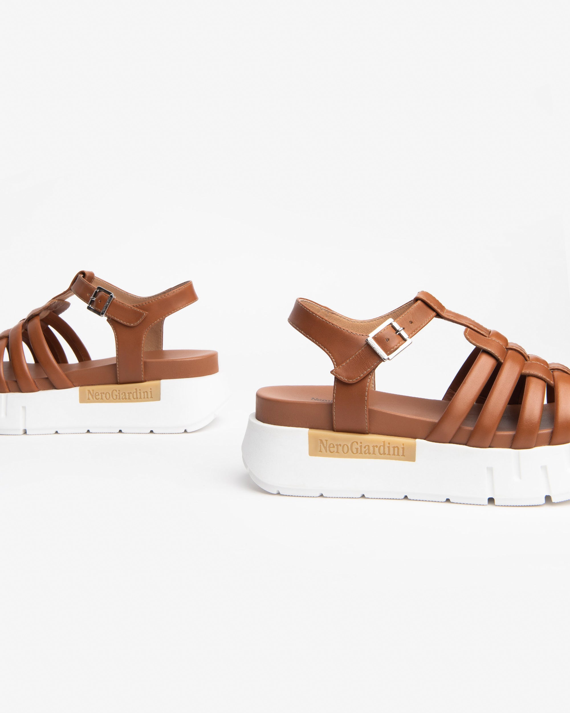 NeroGiardini Sandales sandales femme cuir été