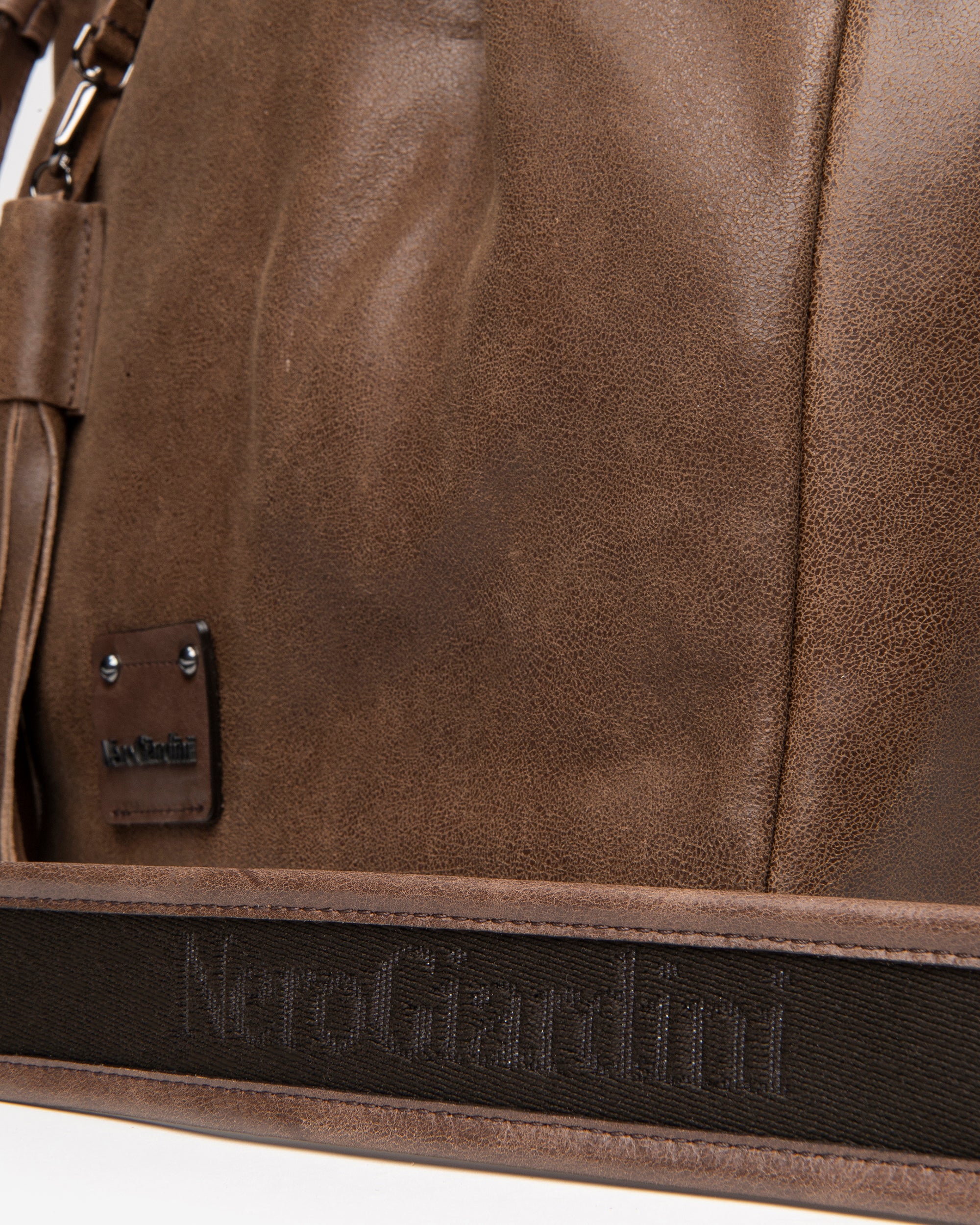 NeroGiardini Cabas femme cuir souple bandoulière PZ