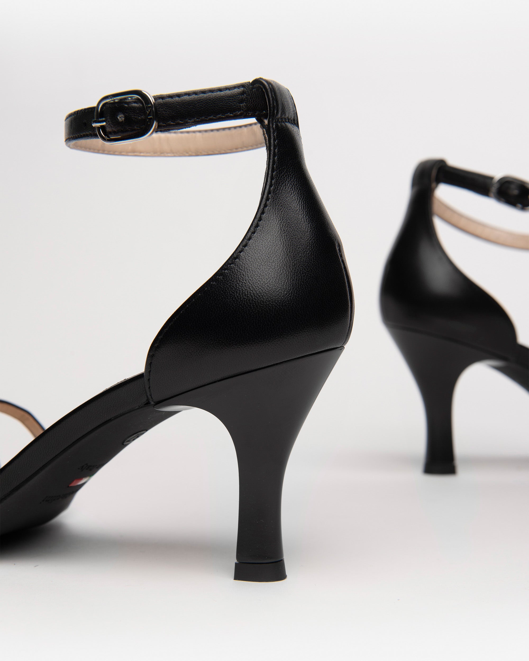 NeroGiardini Sandales Femme Cuir Premium Été