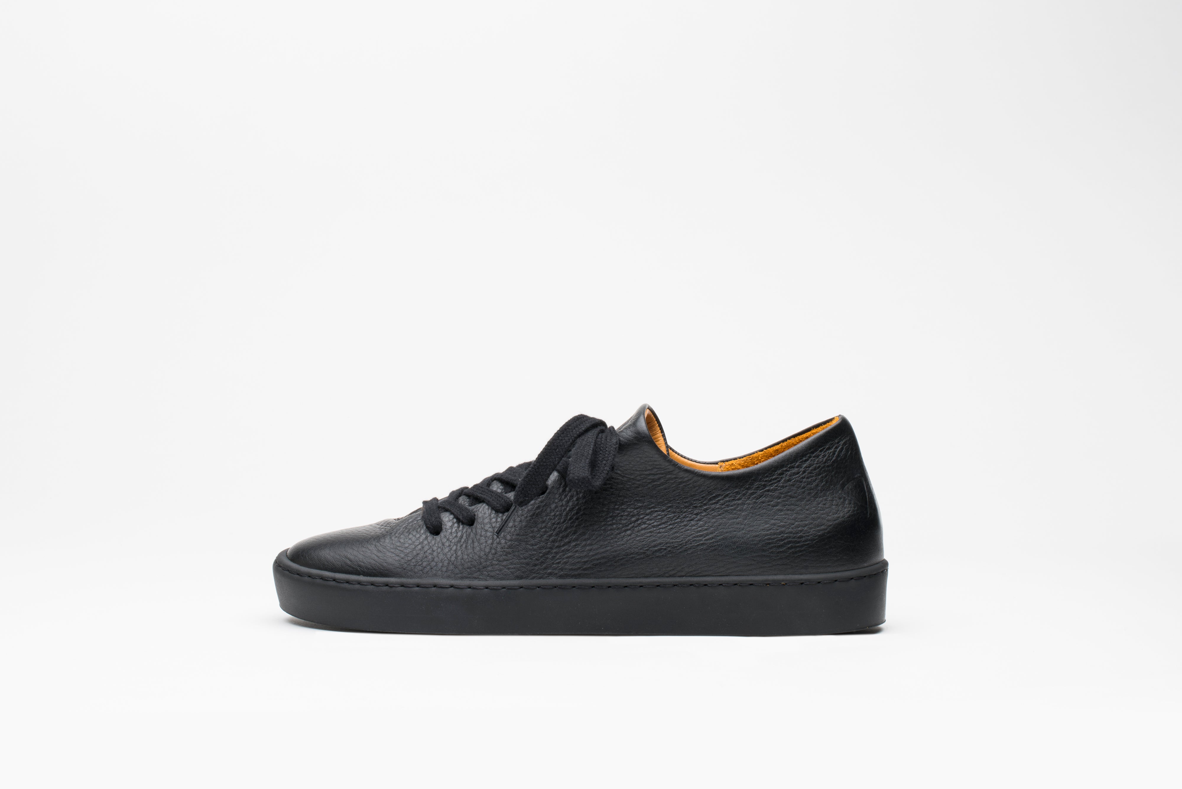 JAK Atom All Black V.L. baskets cuir noir
