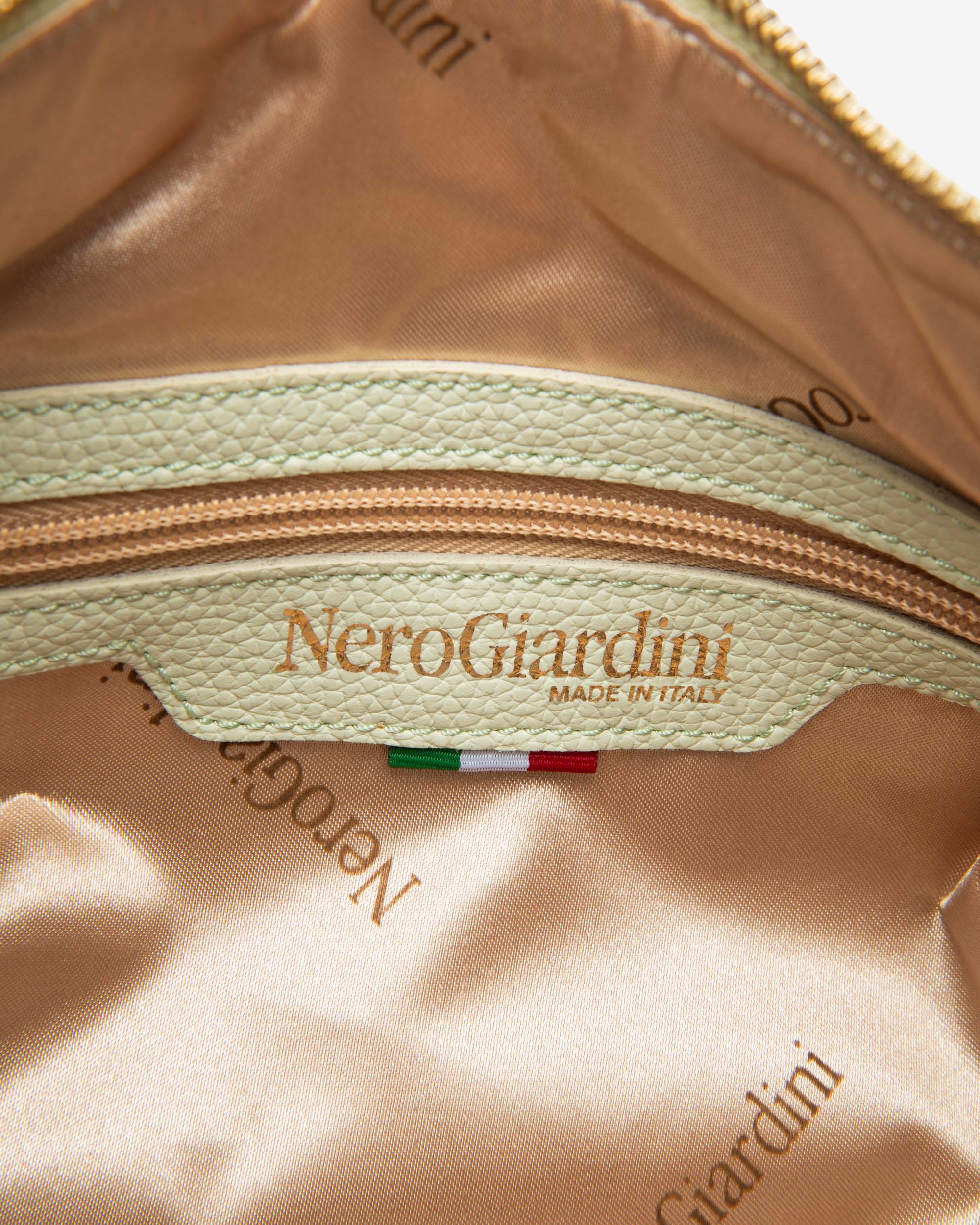 NeroGiardini Sacs Sac Bandoulière Femme Matière Technique PZ
