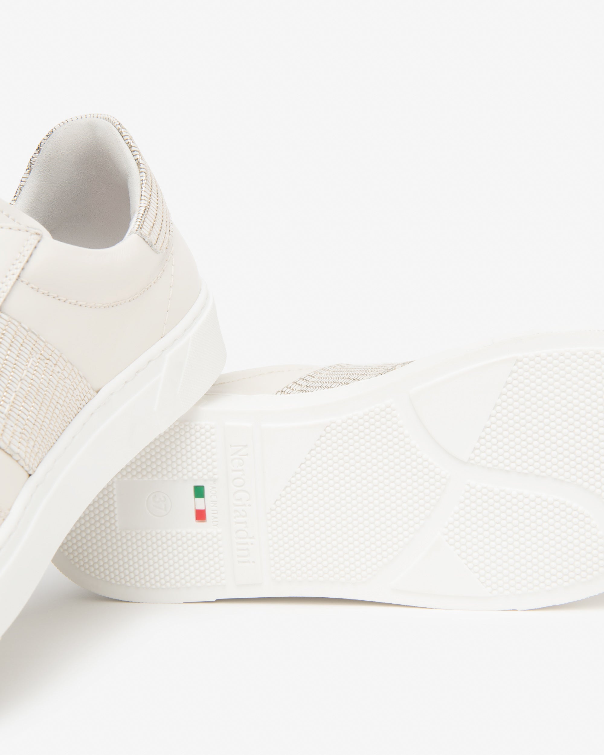 NeroGiardini Sneakers Femme Cuir Velours Confort