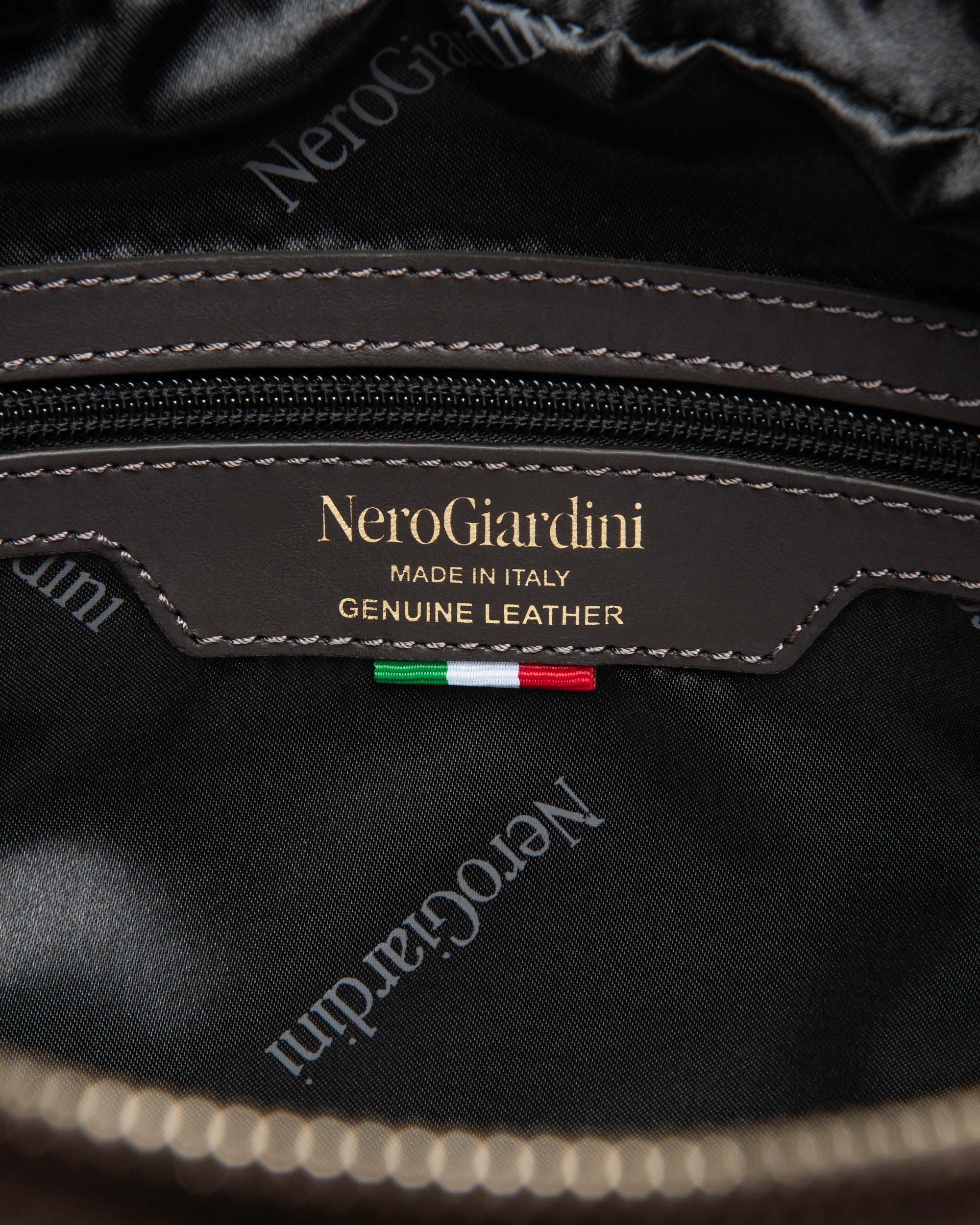 NeroGiardini Sac Bowling Femme Cuir Daim Boucles Dorées