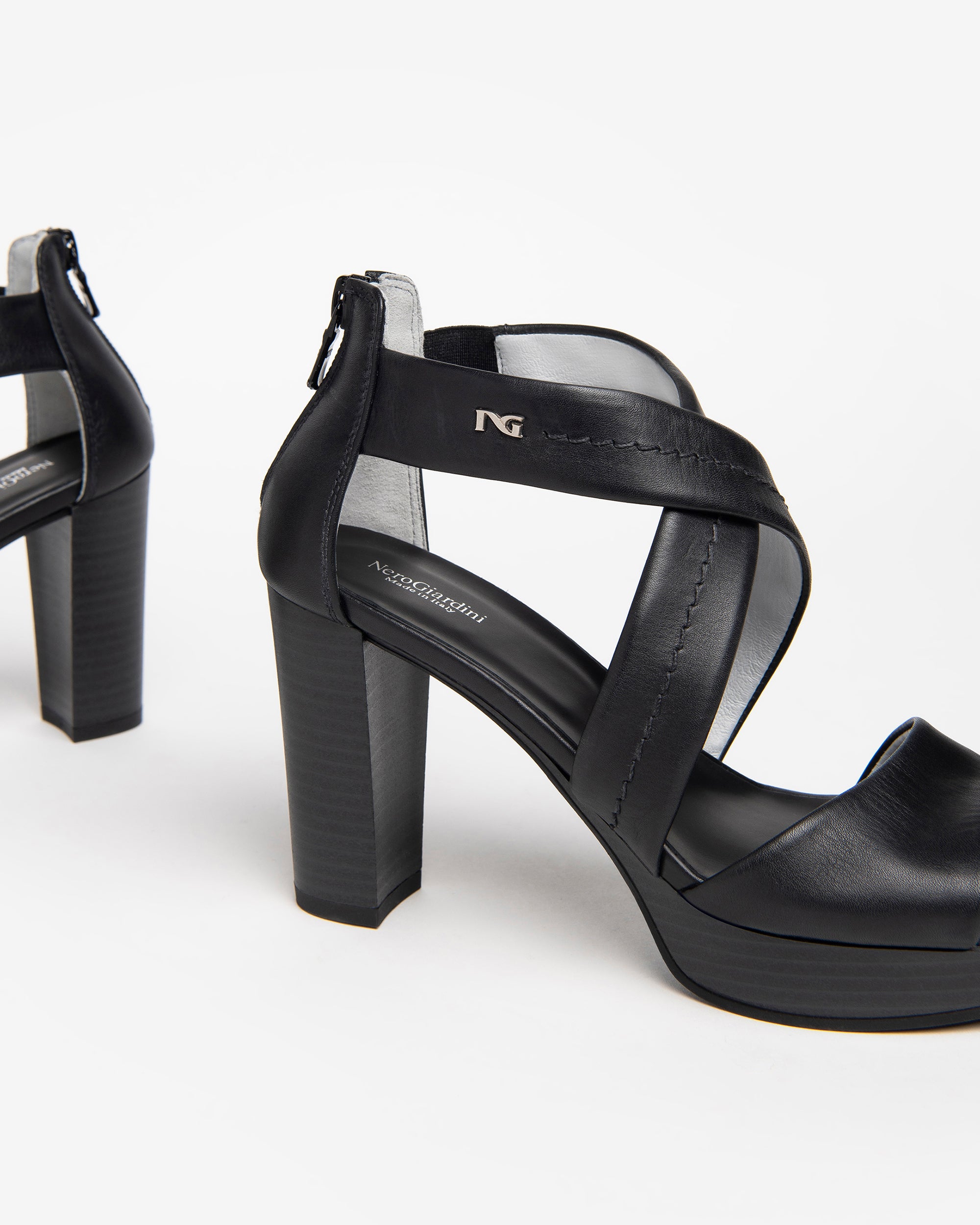 Nerogiardini Sandales sandales femme cuir pointure 38 chic