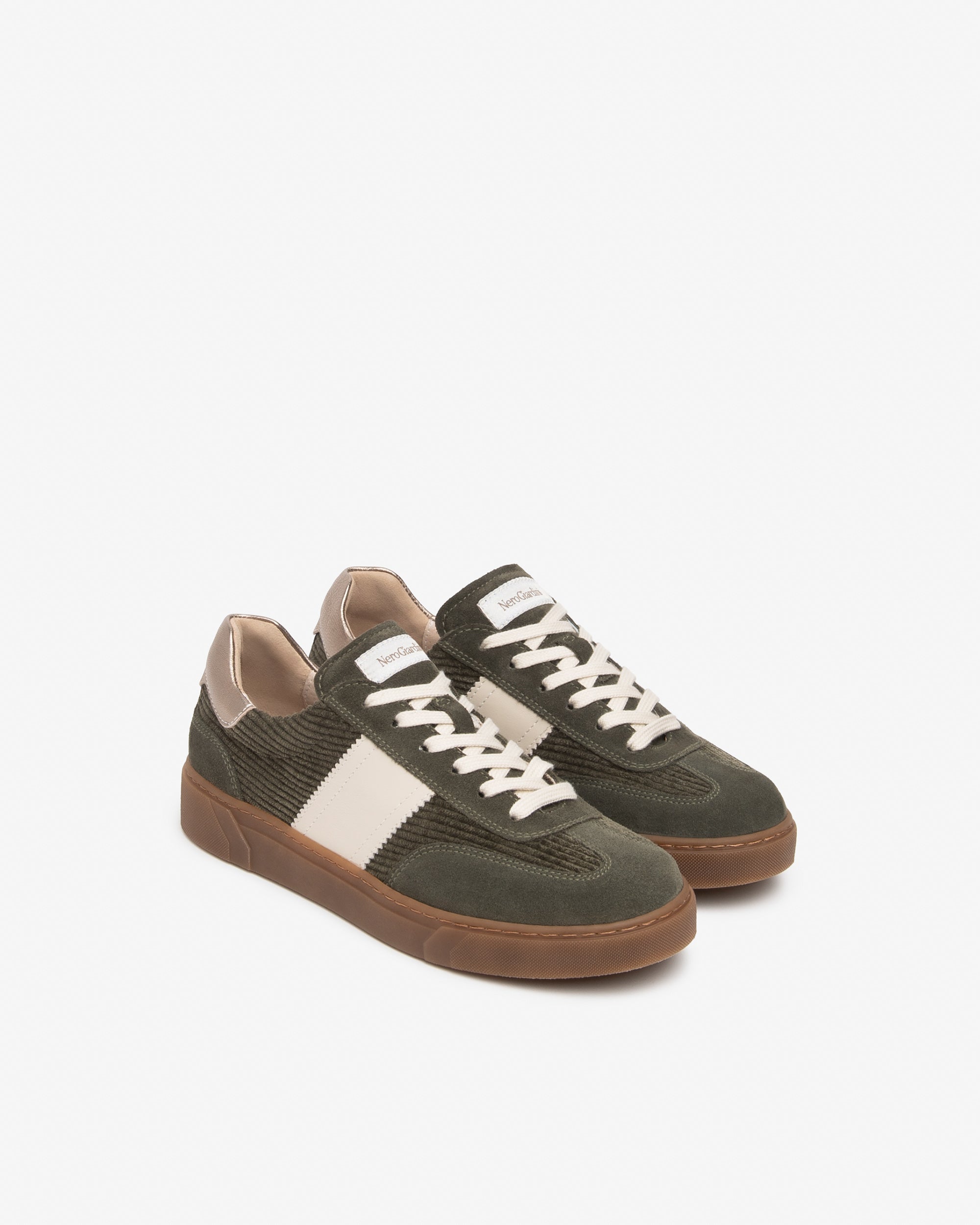NeroGiardini Sneakers Femme Velours Cotelé Lacets Quotidien