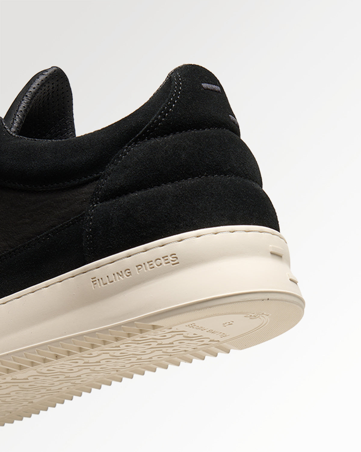Filling Pieces Low Top Suede Grain basket noire homme