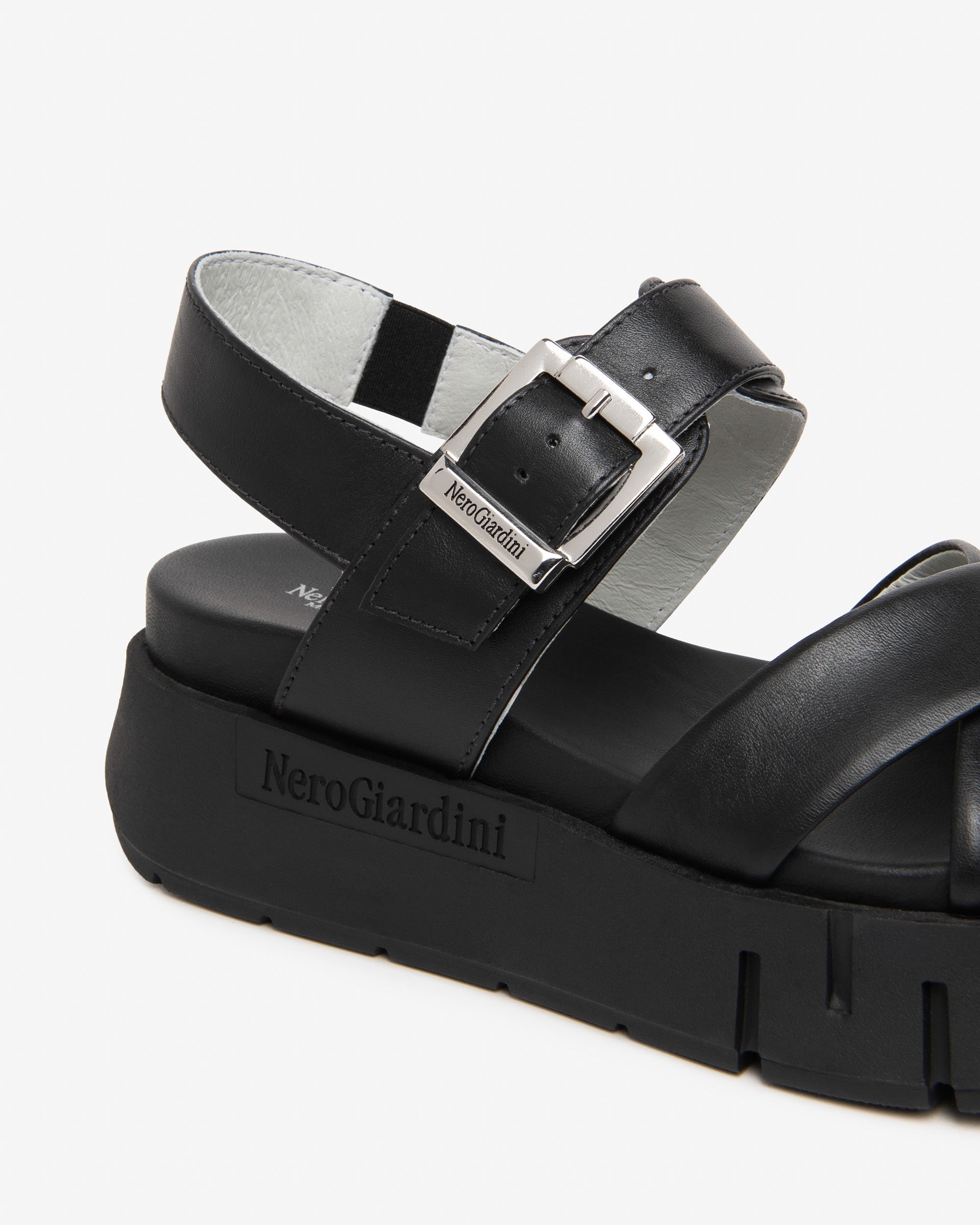 NeroGiardini Sandales Femme Cuir 37 Été Ville