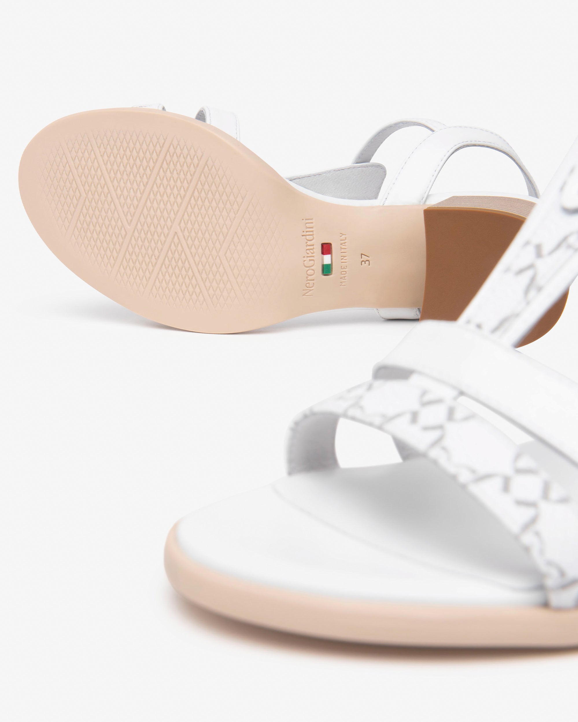 NeroGiardini Sandales Femme Cuir Technique Été