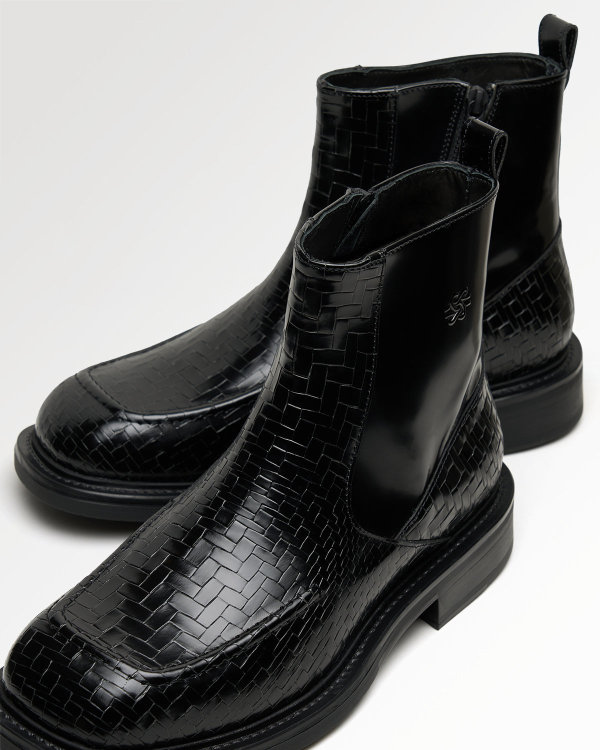 Filling Pieces Shaft Boot Woven Twist bottines noires cuir tressé