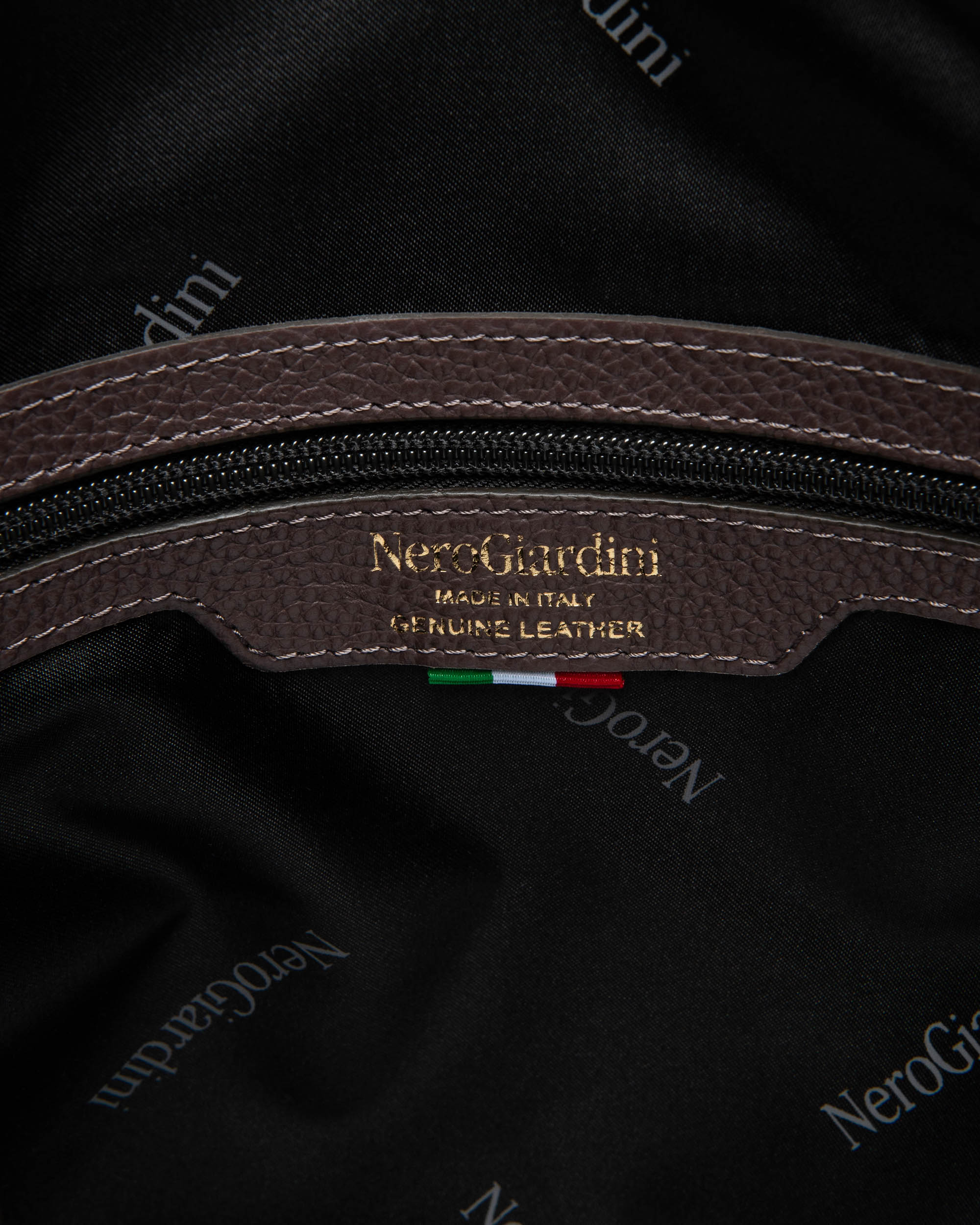 Nerogiardini Sacs Besace Hobo Daim Femme Zip