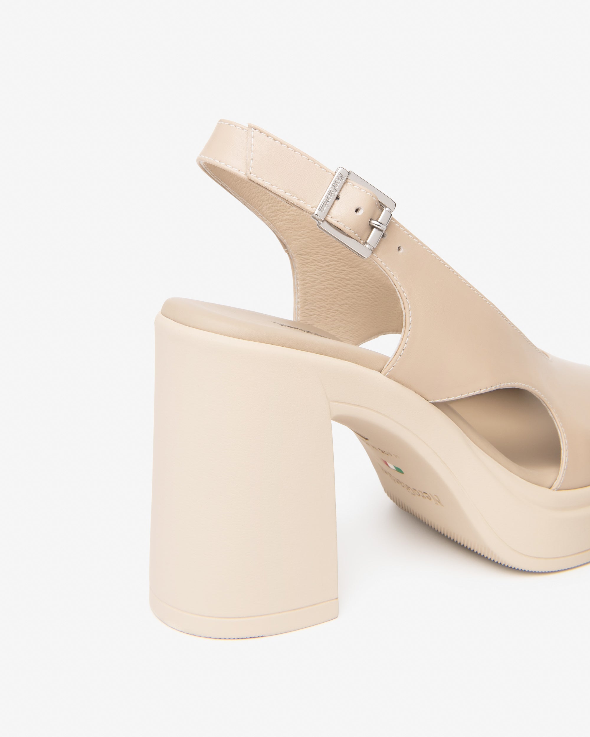 NeroGiardini Sandales sandales femme cuir pointure 38