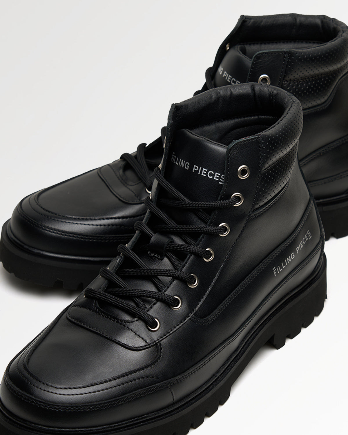 Filling Pieces Mountain Boot Peak Line boots cuir noir